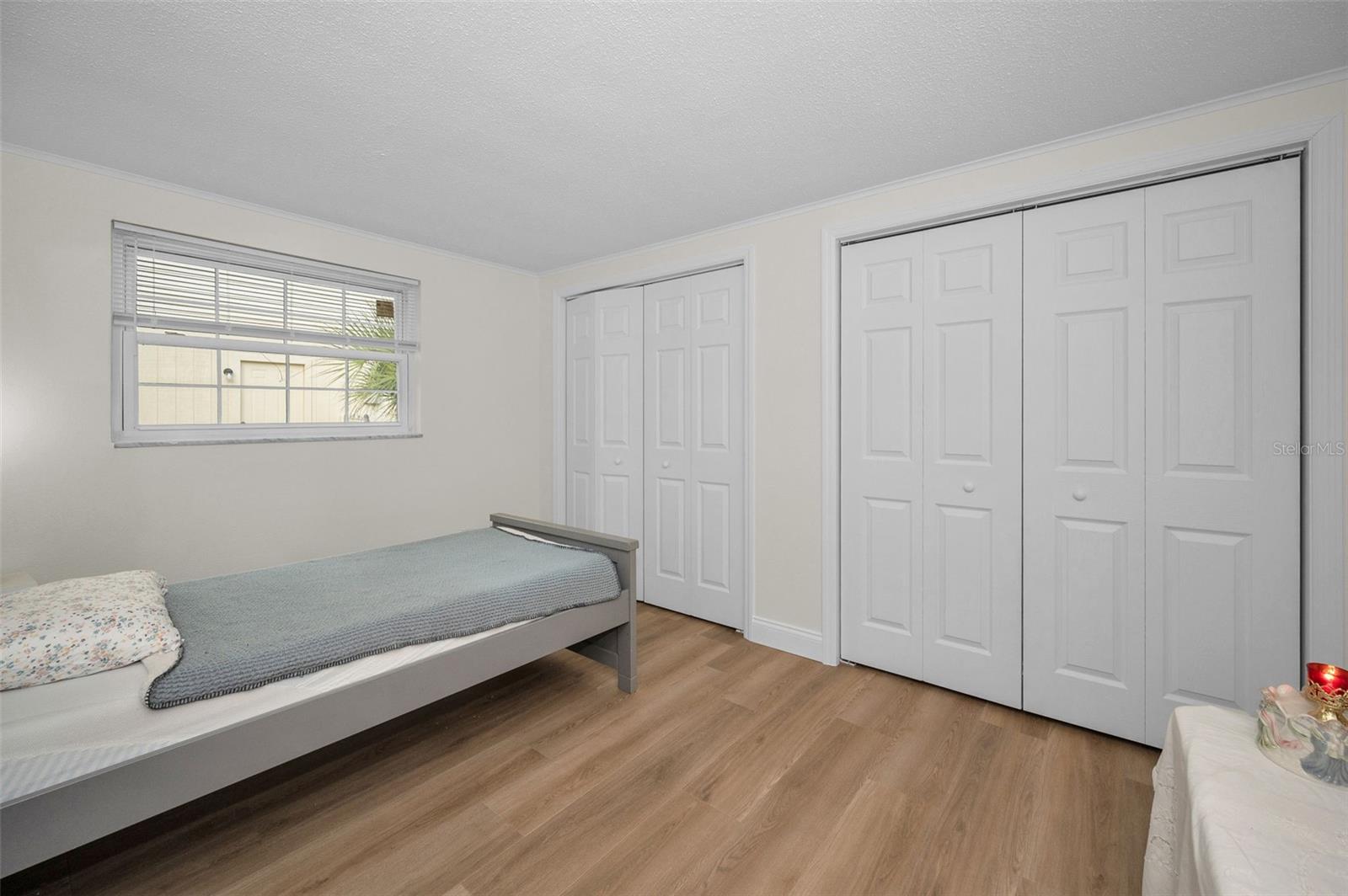 817 RIVERSIDE DR — photo 20