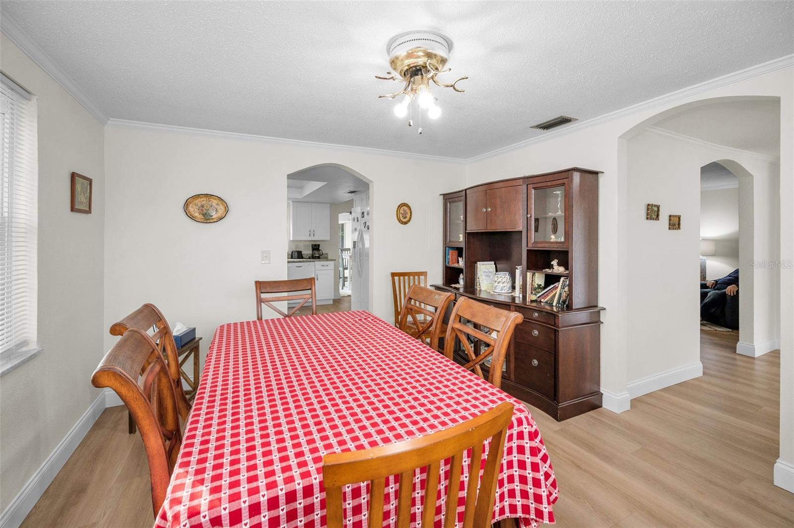 817 RIVERSIDE DR — photo 9