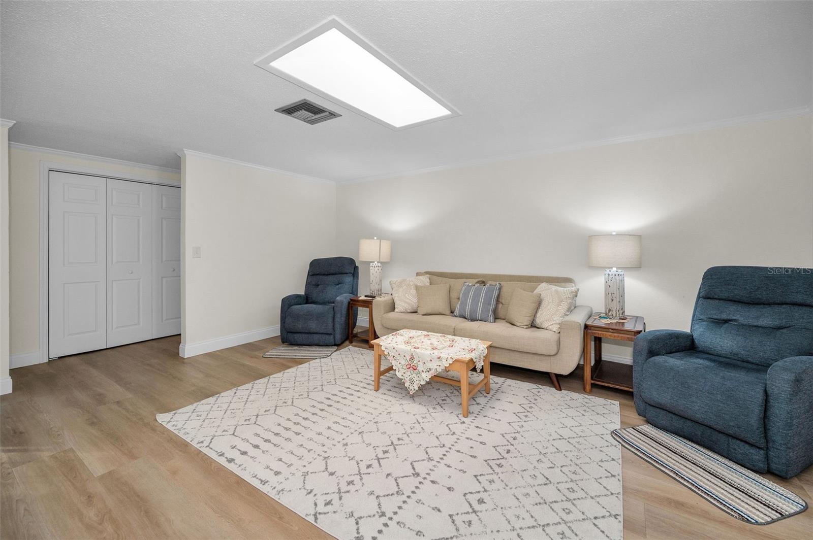 817 RIVERSIDE DR — photo 6