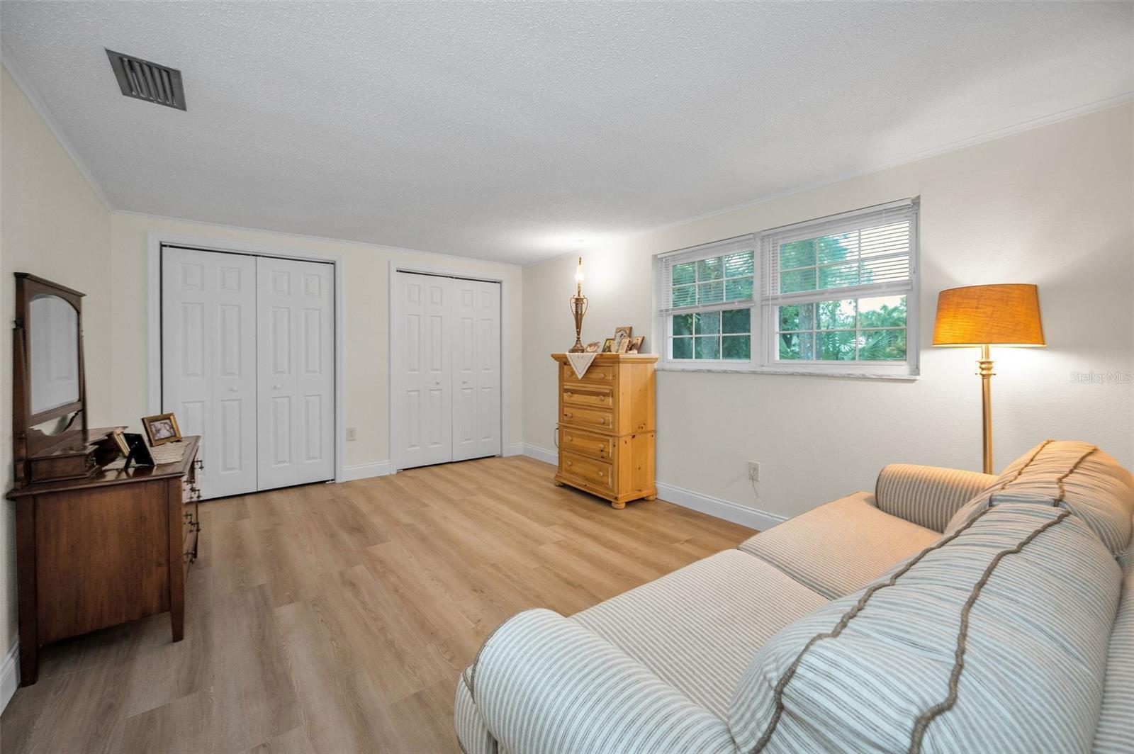 817 RIVERSIDE DR — photo 23