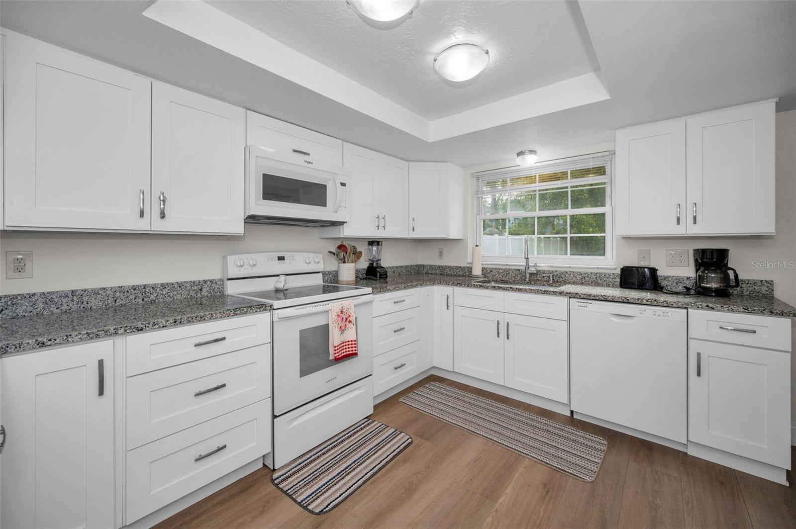817 RIVERSIDE DR — photo 12