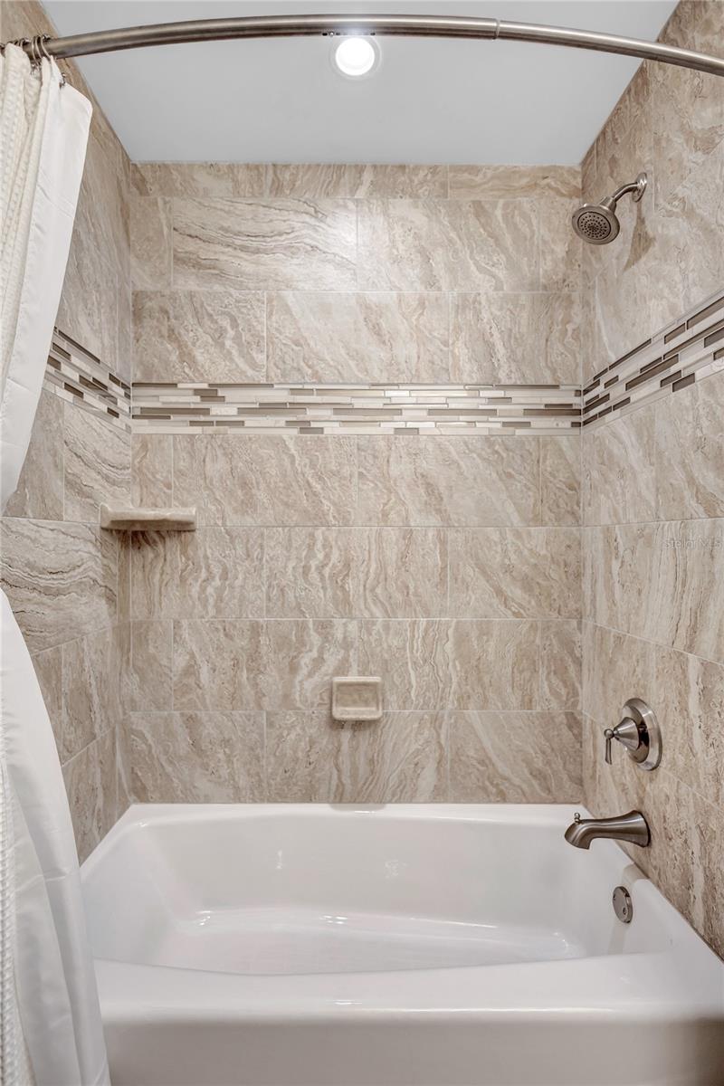137 AVENIDA MESSINA #3 — photo 28
