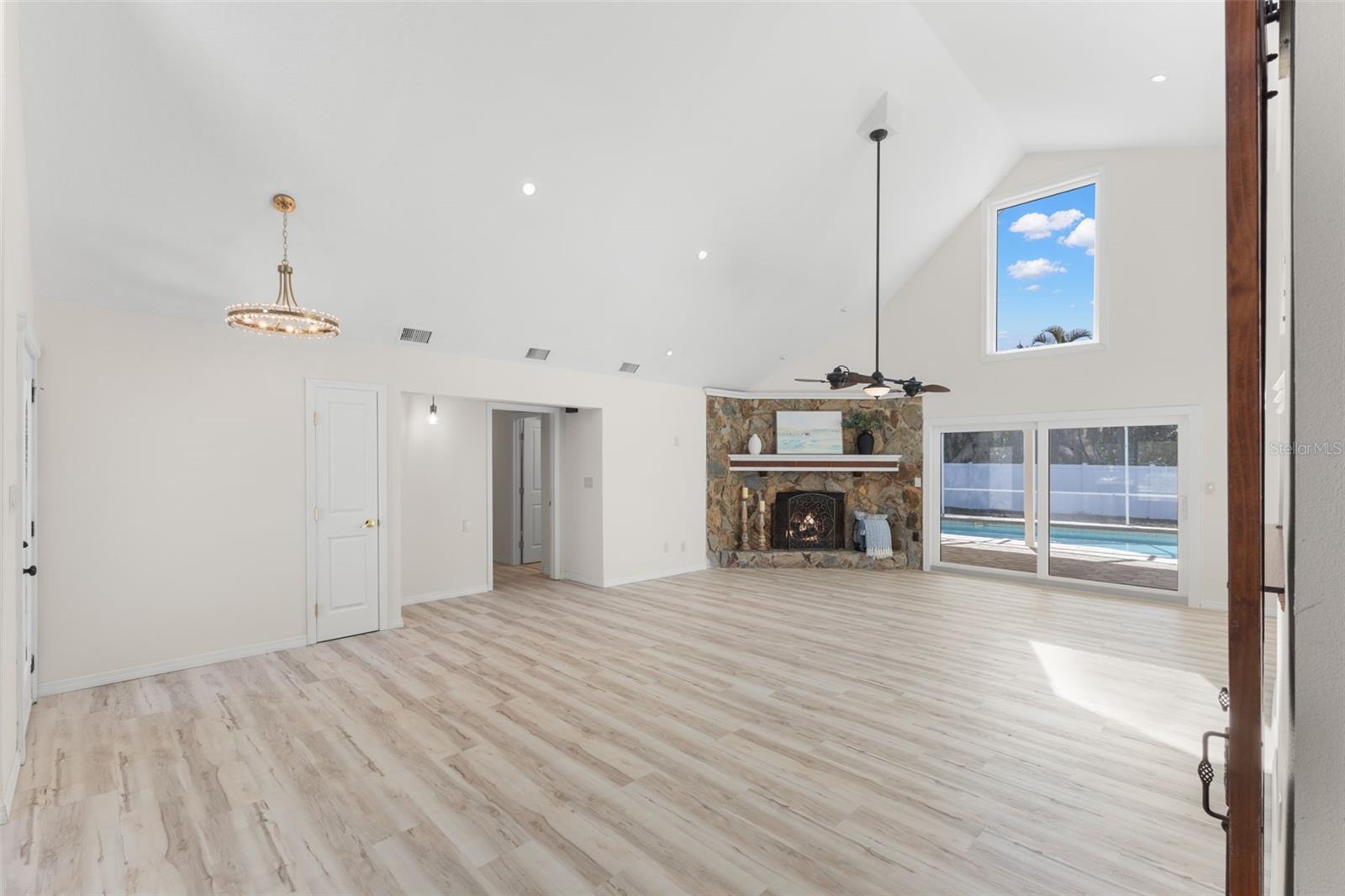 2138 BAYOU DR — photo 12