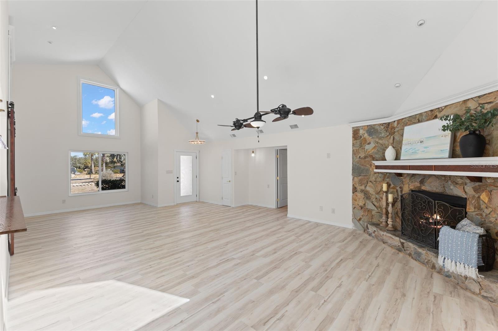 2138 BAYOU DR — photo 10