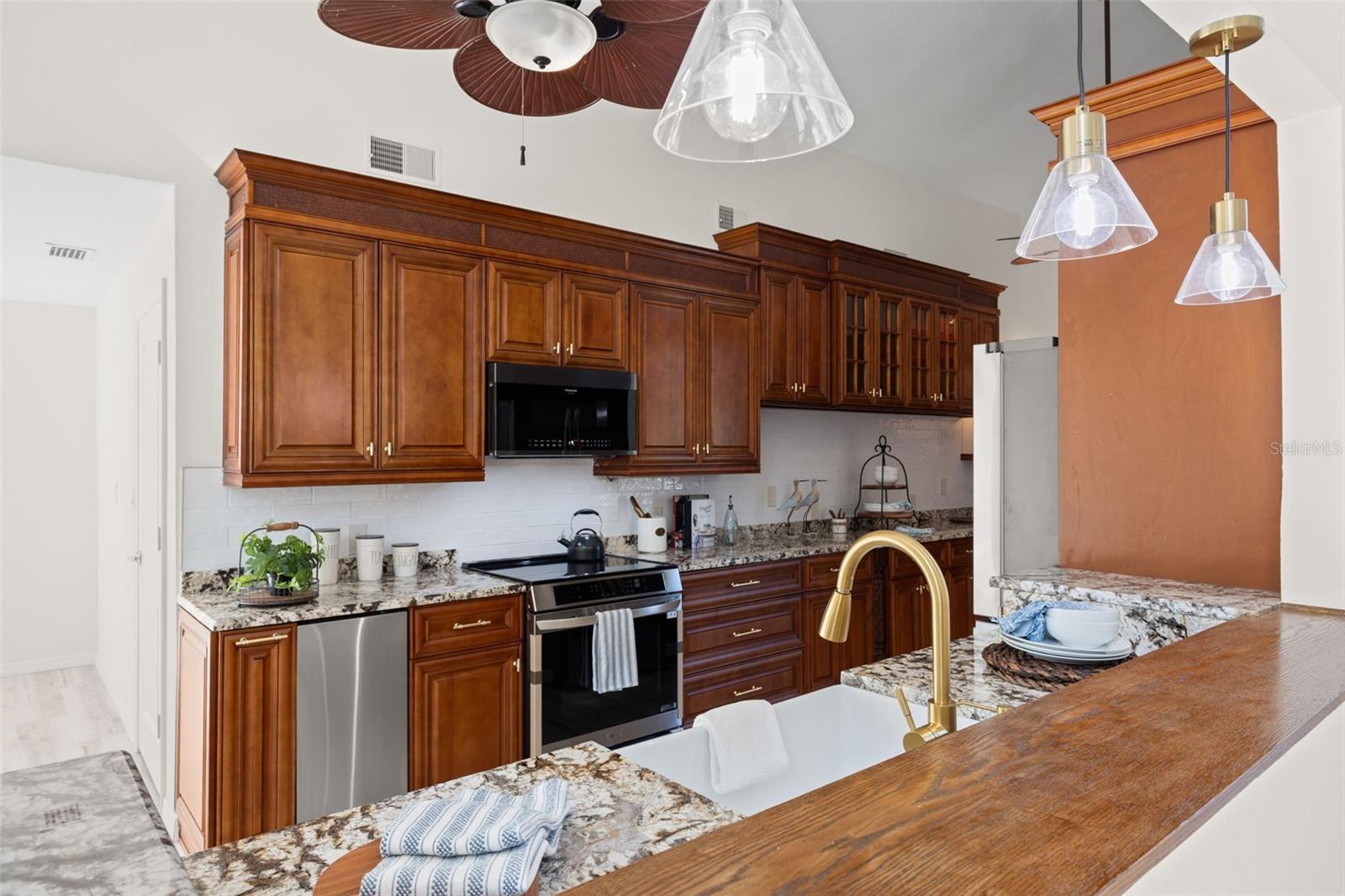 2138 BAYOU DR — photo 20