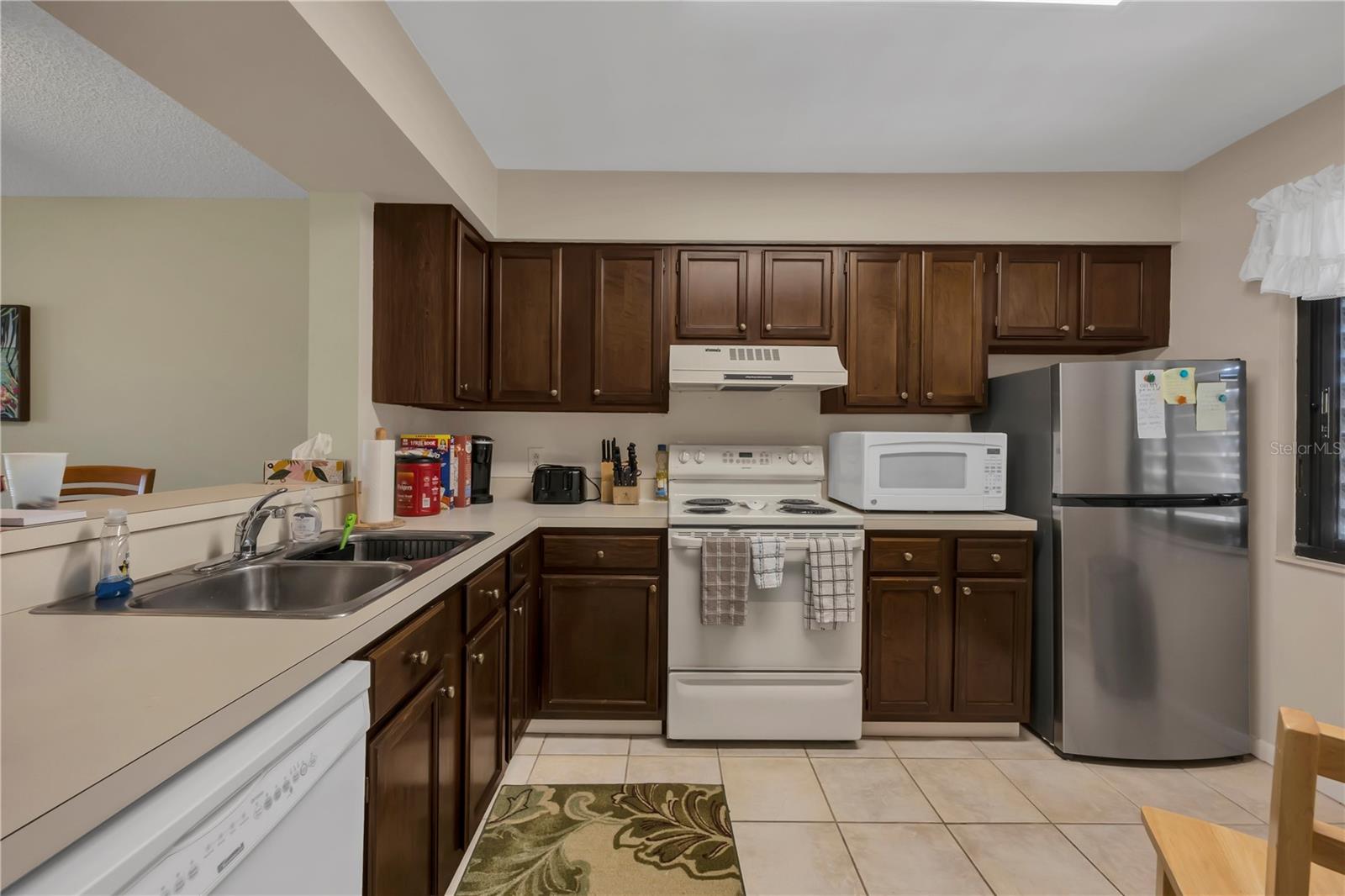 5205 LAKE VILLAGE DR #16 — photo 4