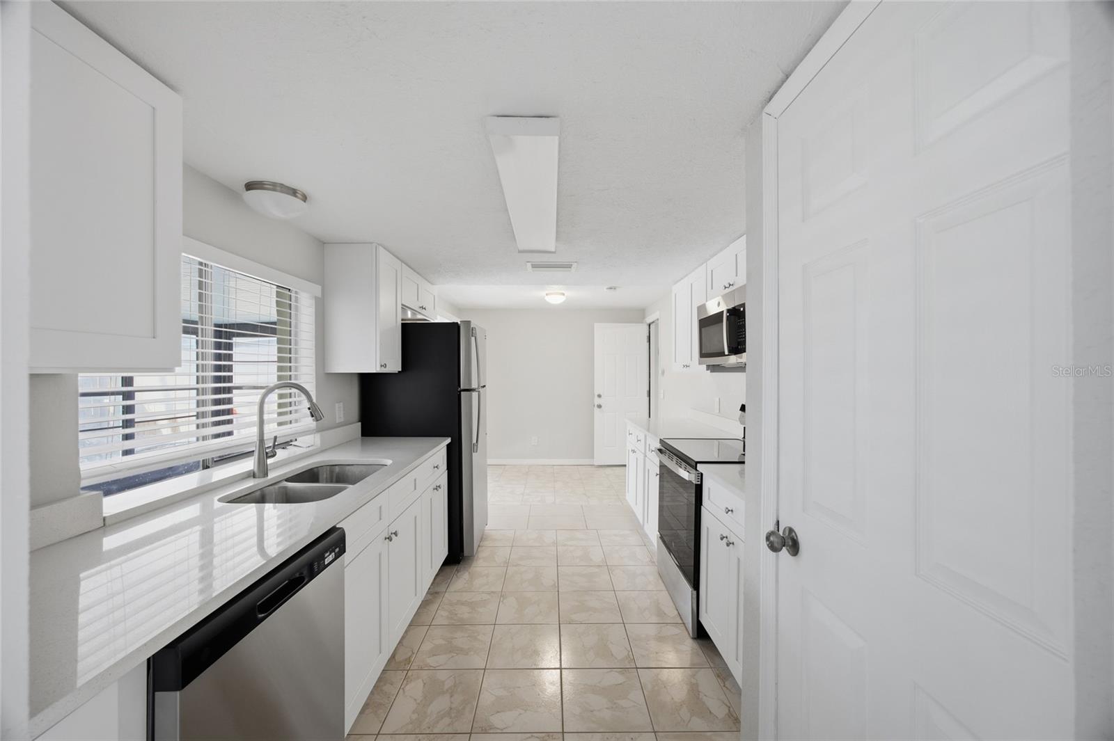 6204 WESTPORT DR — photo 8