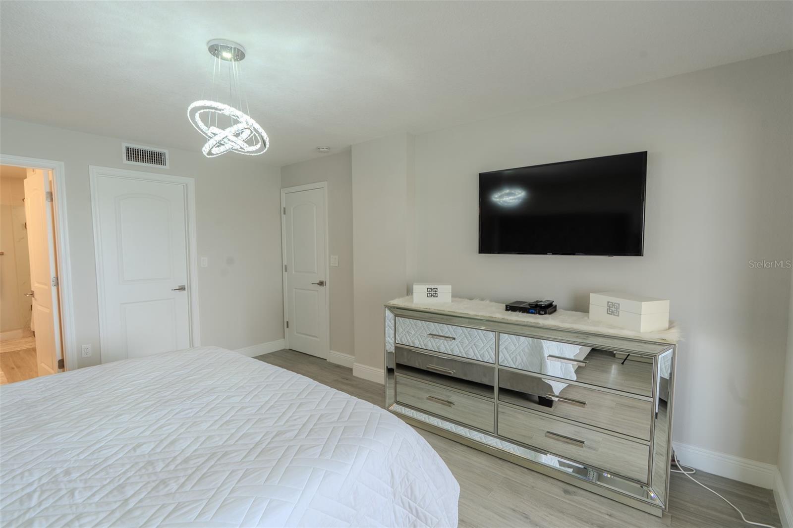 126 1ST ST E #210 — photo 31