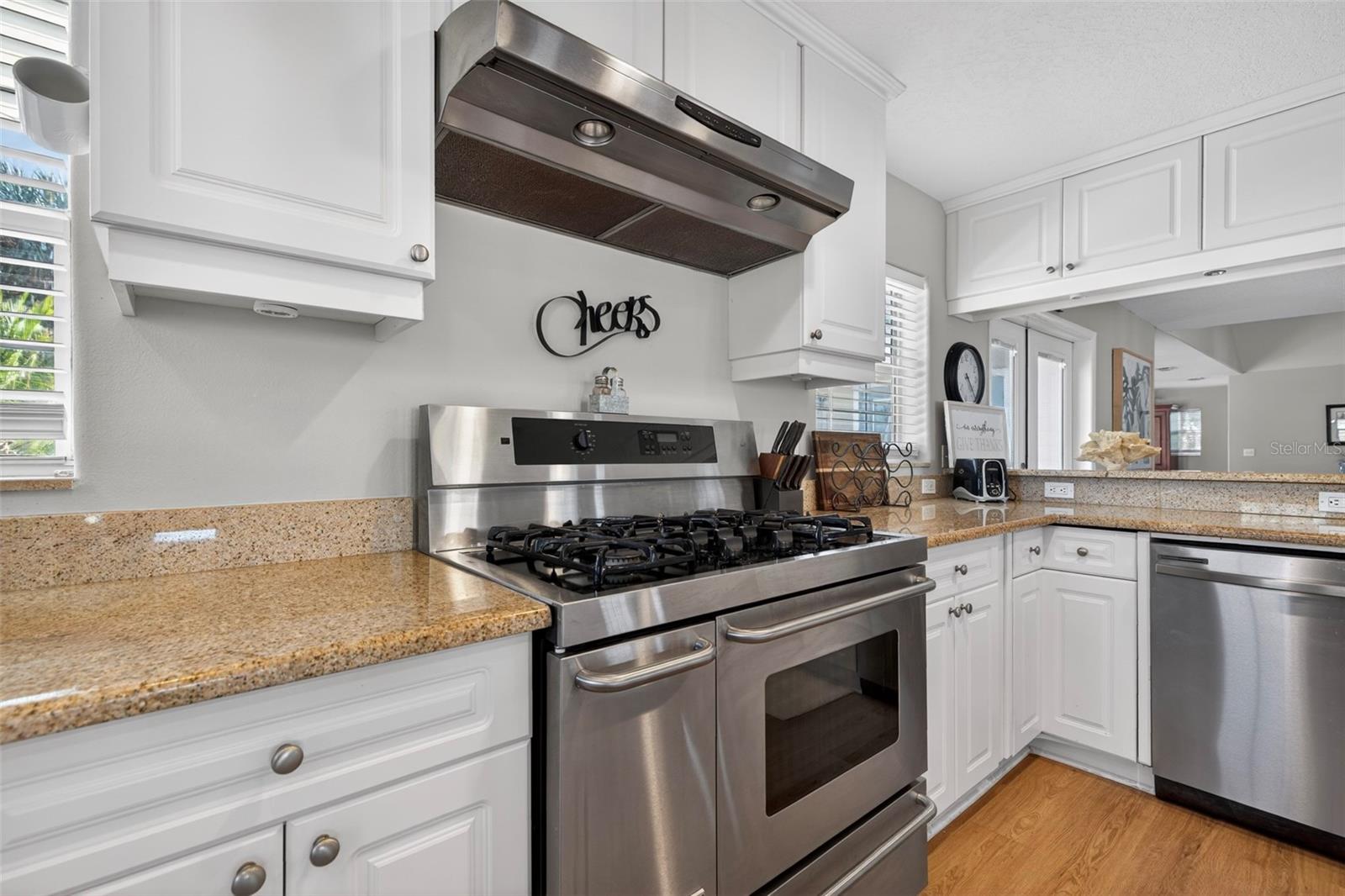 1902 ARROWHEAD DR NE — photo 12