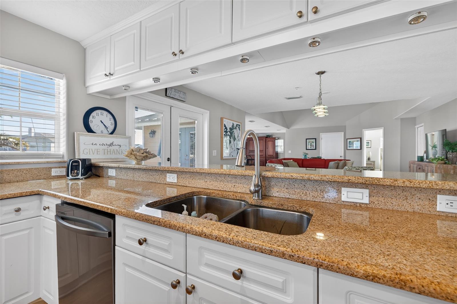 1902 ARROWHEAD DR NE — photo 14