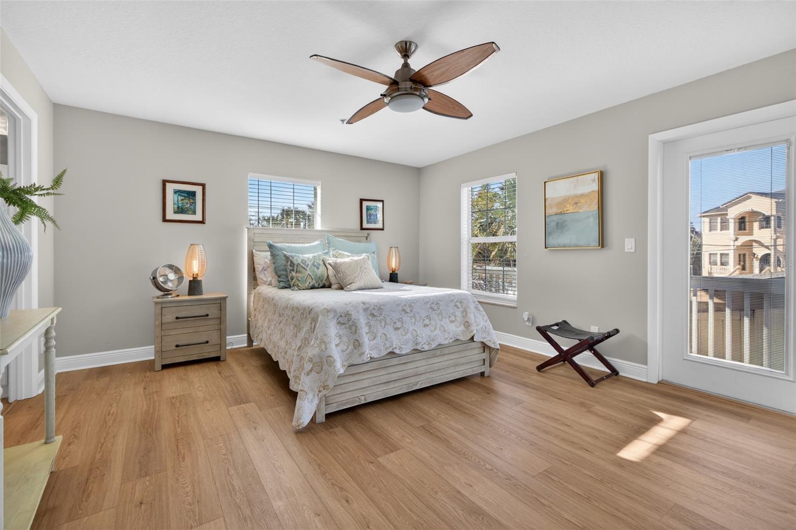 1902 ARROWHEAD DR NE — photo 24