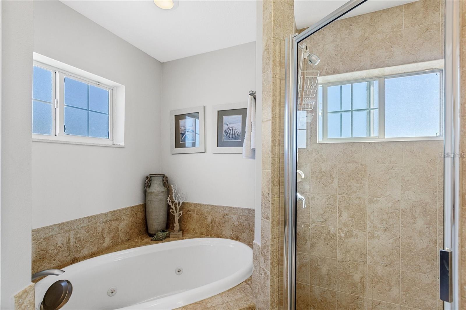 1902 ARROWHEAD DR NE — photo 38