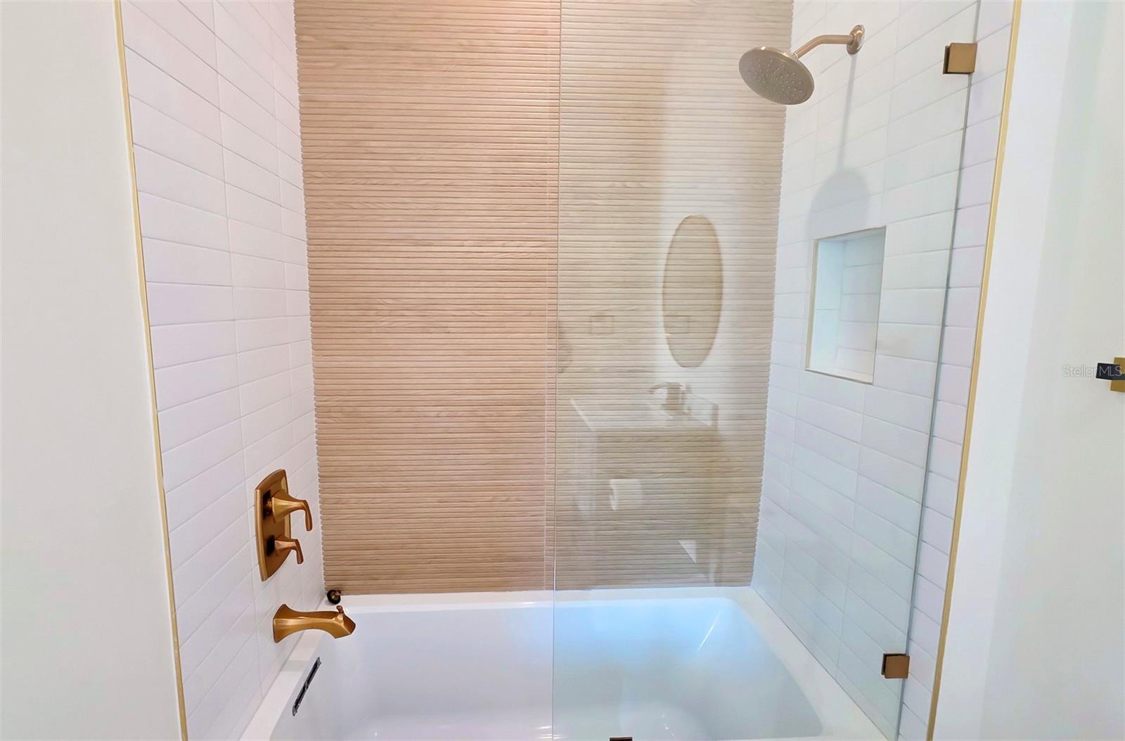 1156 COCOANUT AVE — photo 63