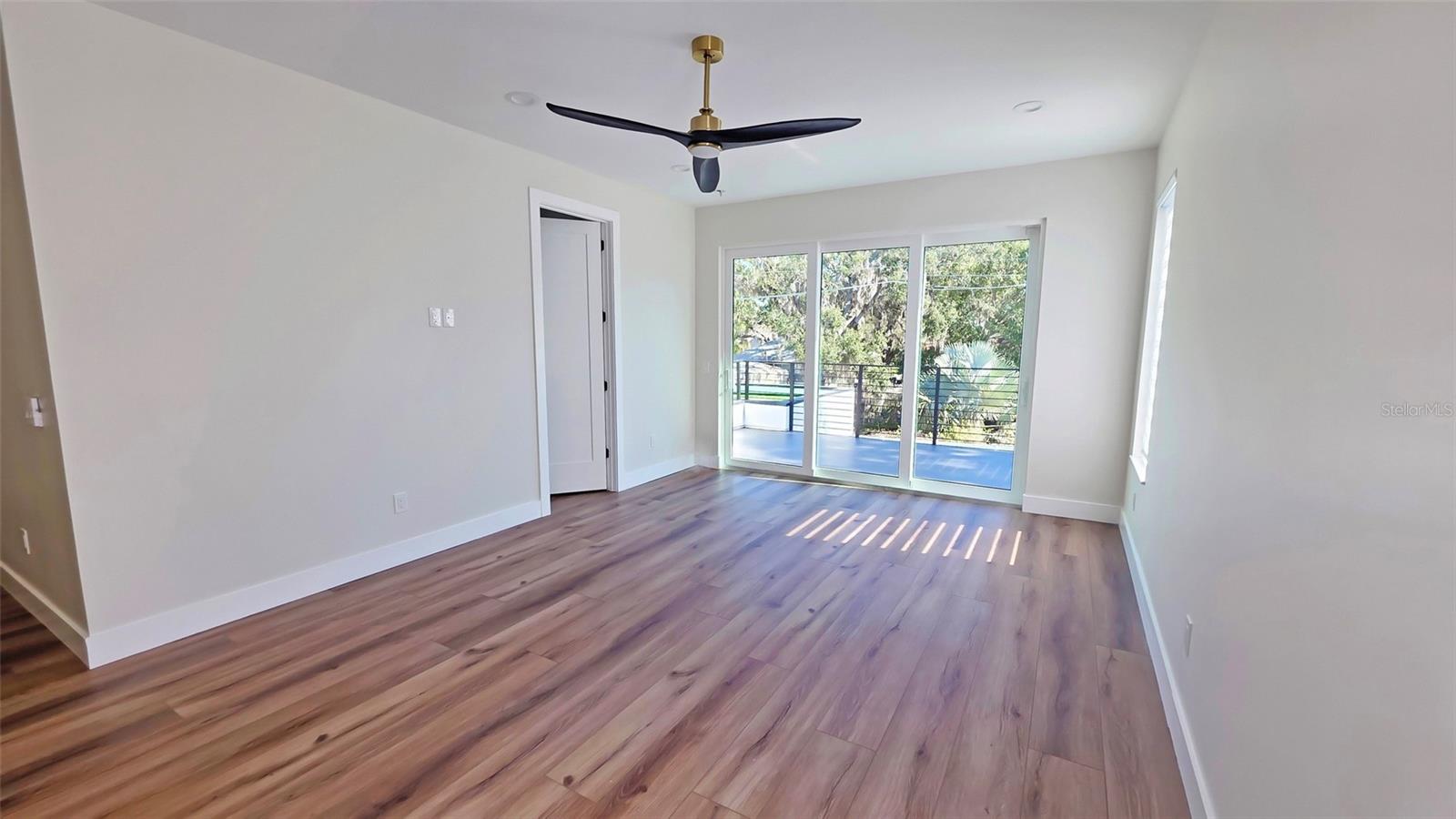 1156 COCOANUT AVE — photo 60
