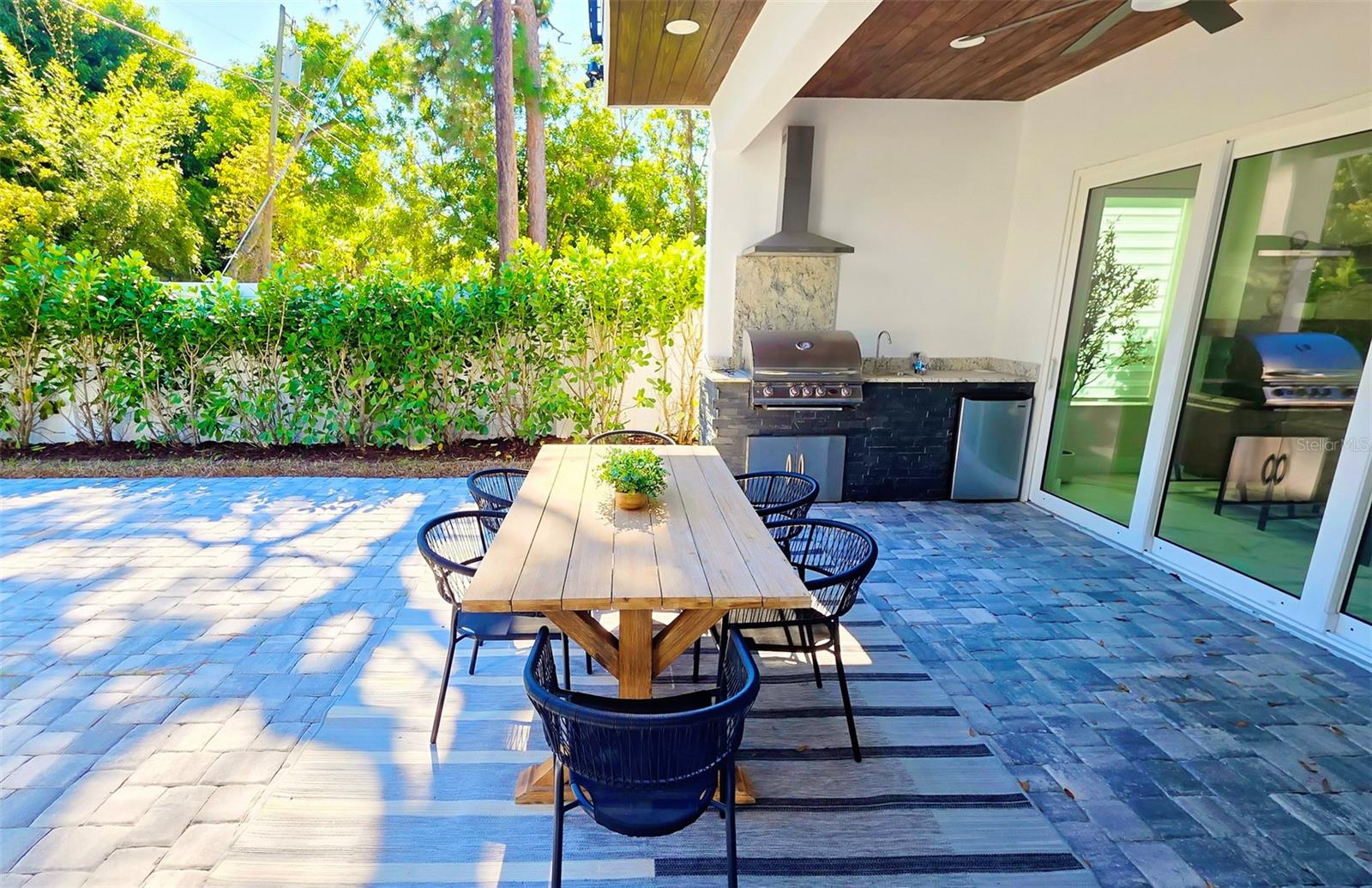 1156 COCOANUT AVE — photo 43