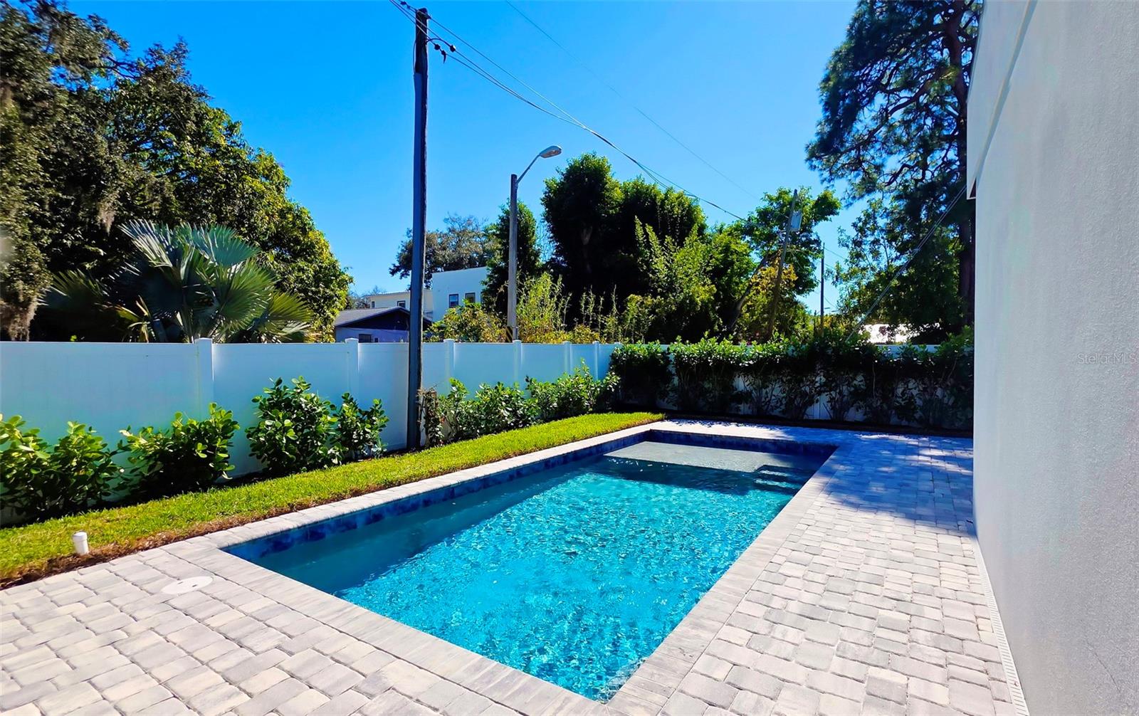 1156 COCOANUT AVE — photo 48