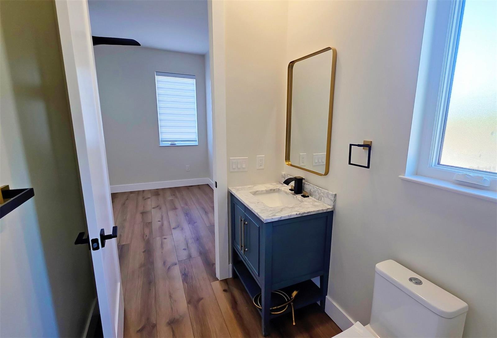 1156 COCOANUT AVE — photo 71