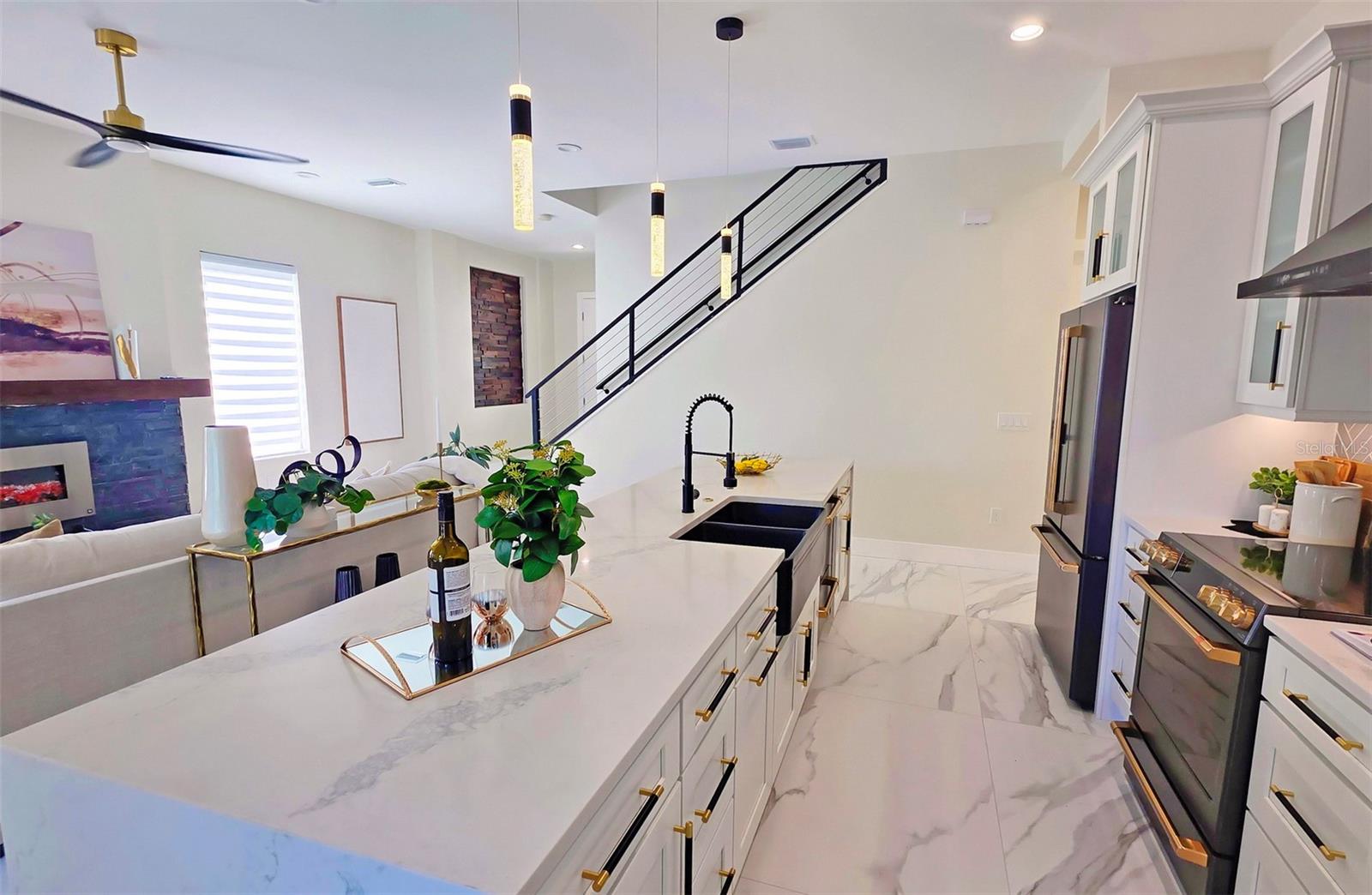 1156 COCOANUT AVE — photo 17