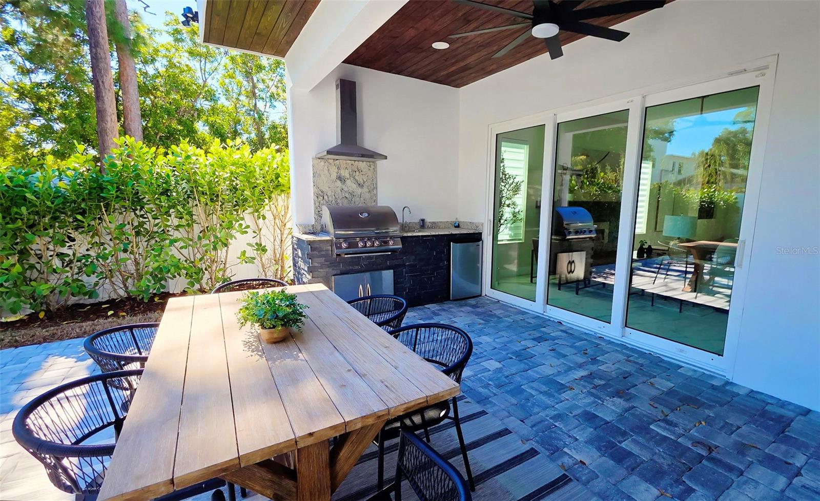 1156 COCOANUT AVE — photo 56