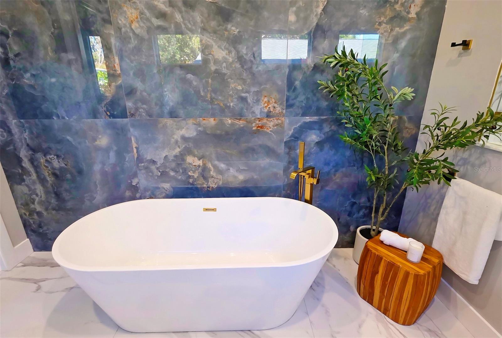 1156 COCOANUT AVE — photo 34