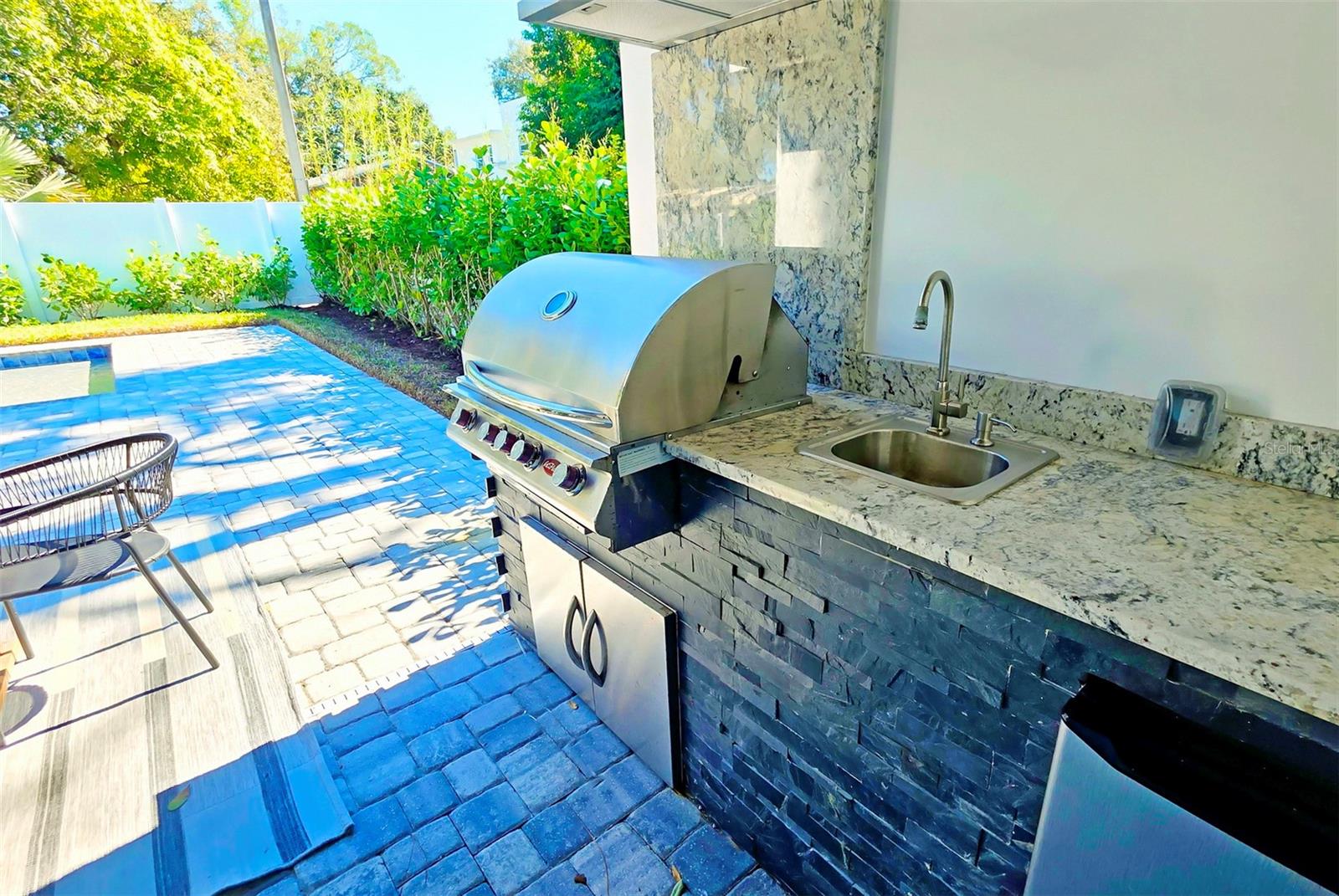 1156 COCOANUT AVE — photo 45