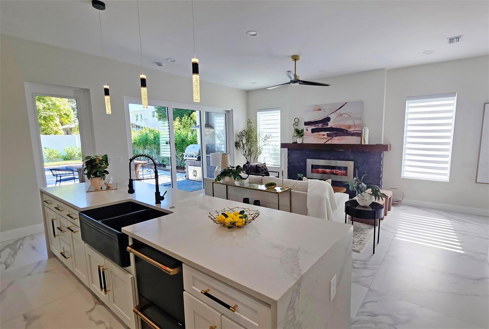 1156 COCOANUT AVE — photo 58