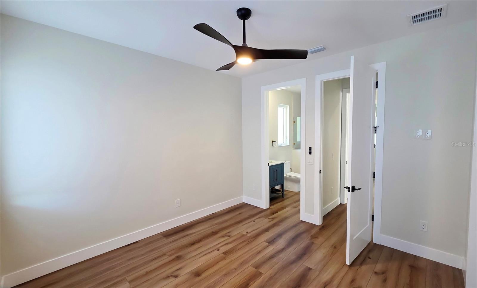 1156 COCOANUT AVE — photo 68