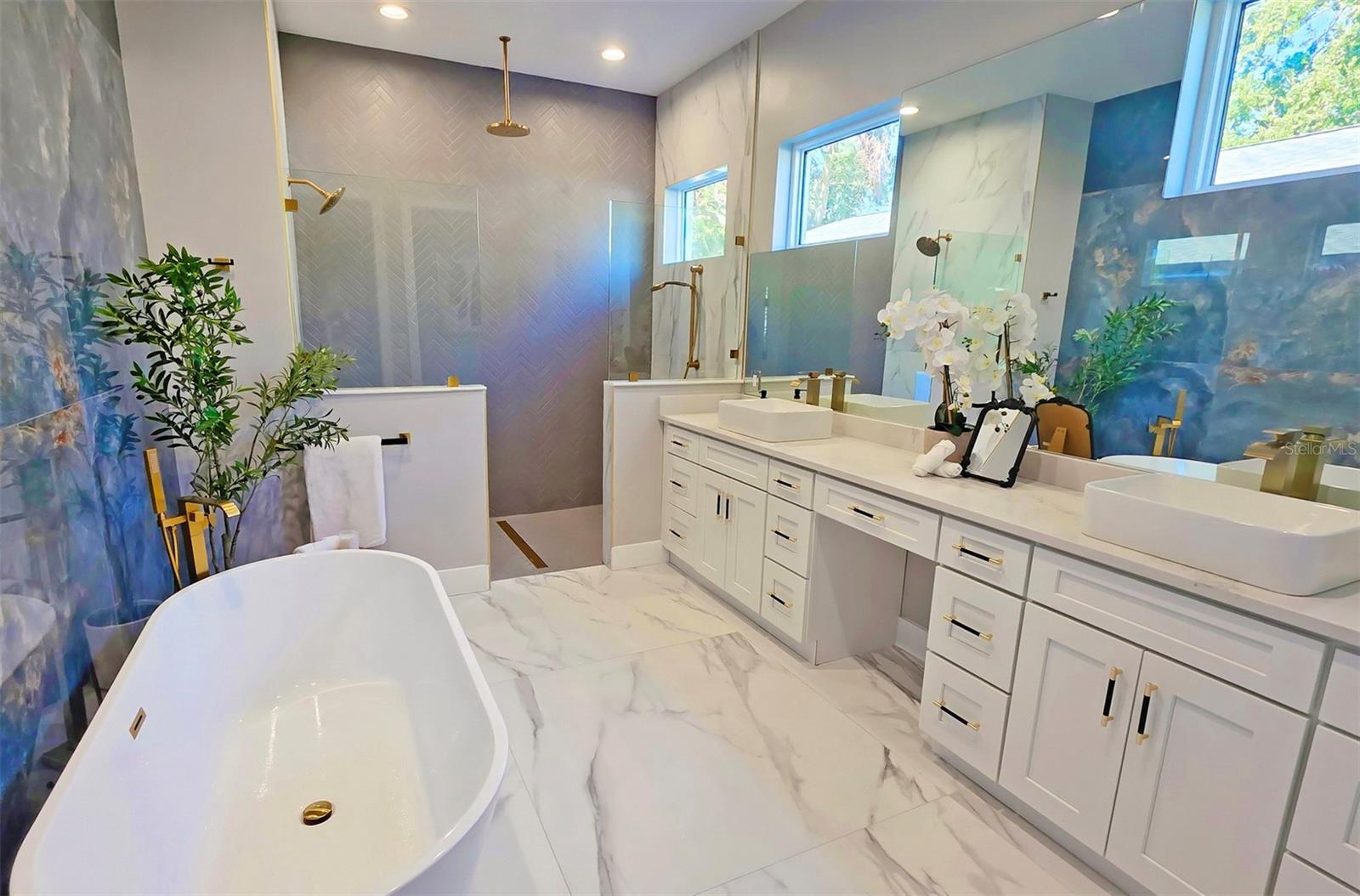 1156 COCOANUT AVE — photo 31