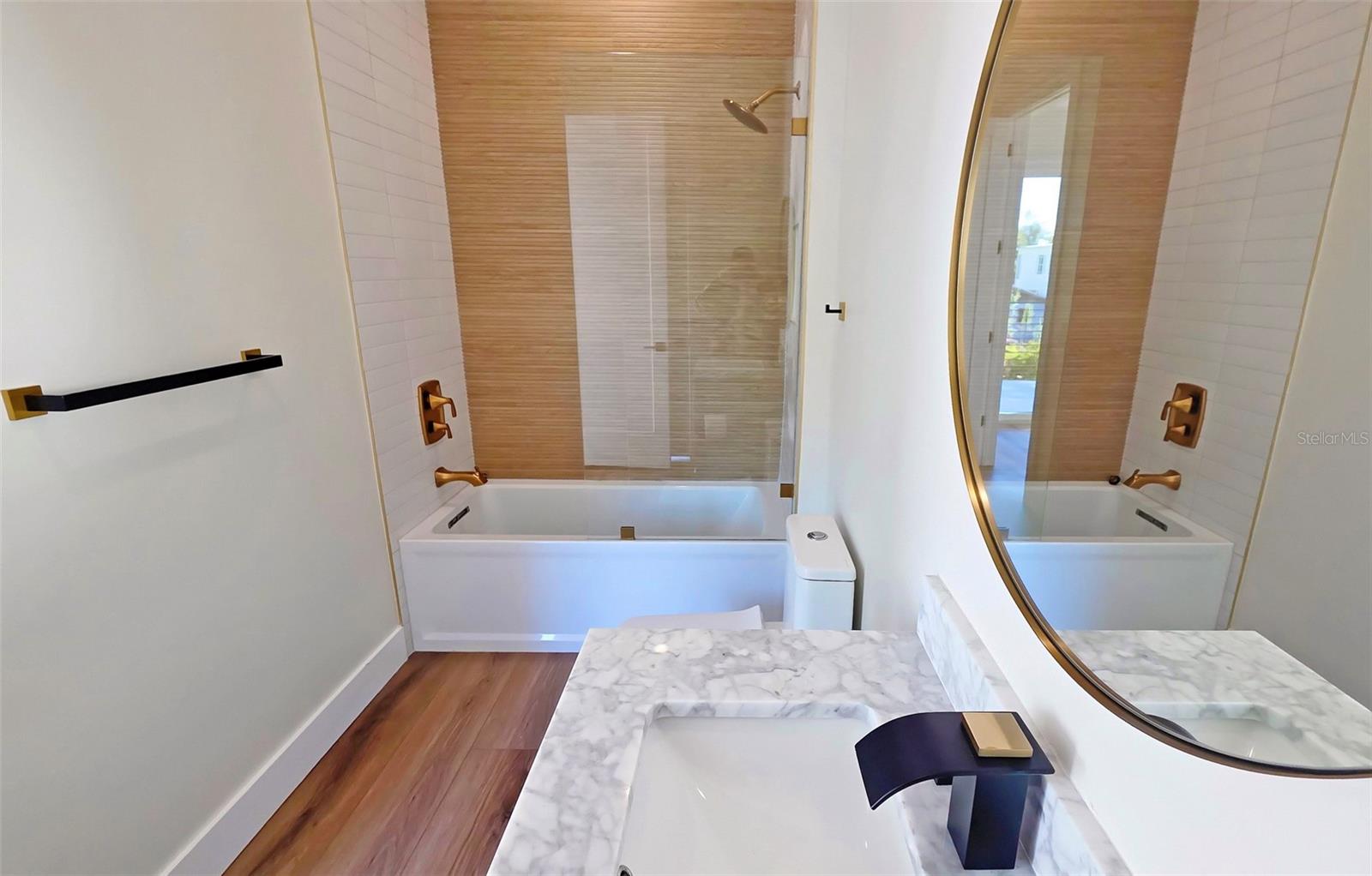 1156 COCOANUT AVE — photo 62