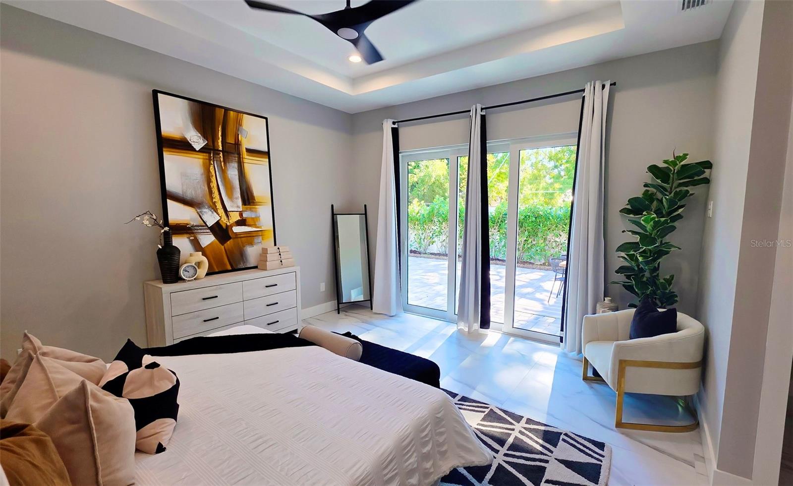 1156 COCOANUT AVE — photo 37