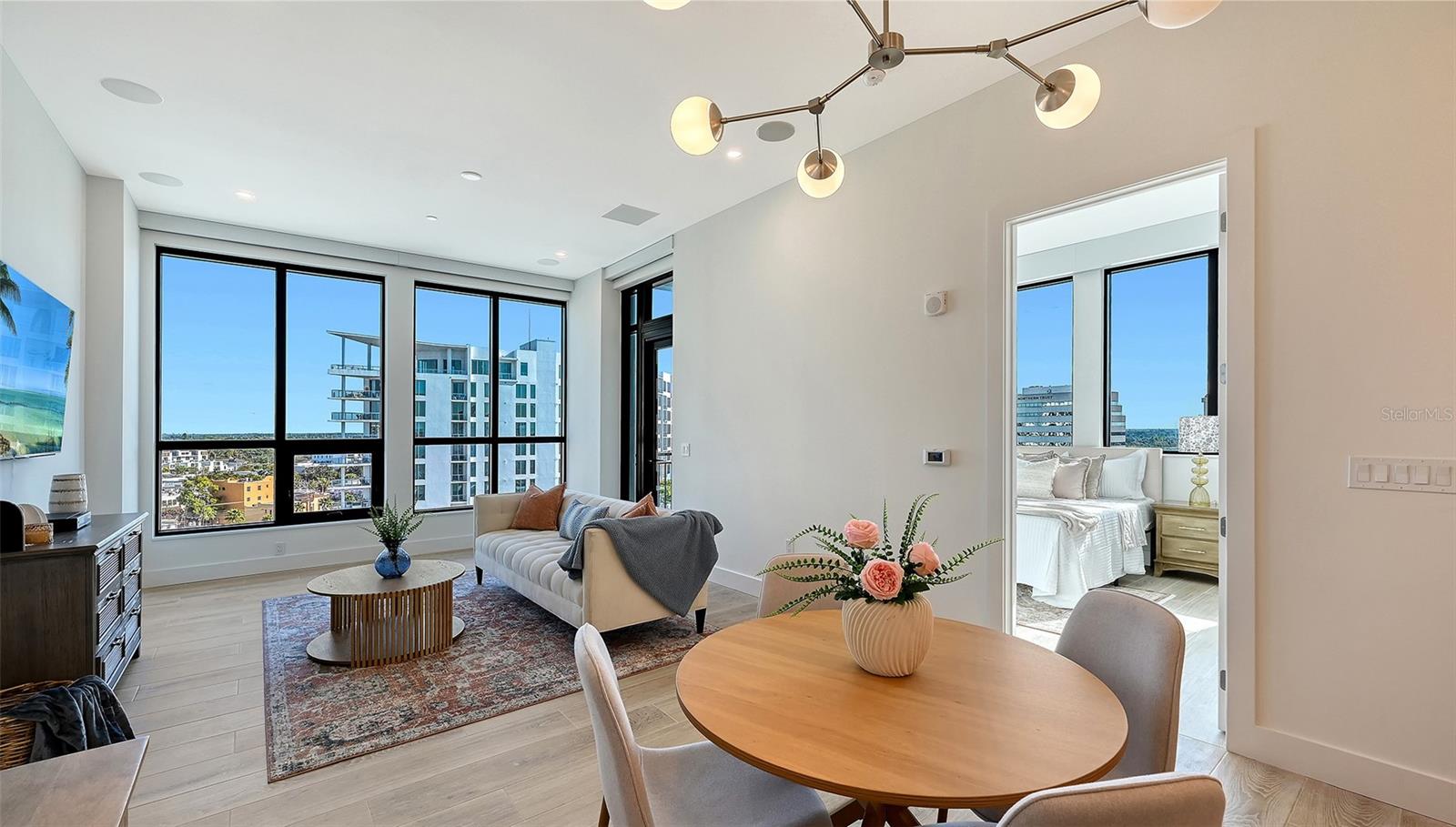33 S PALM AVE #904 — photo 4