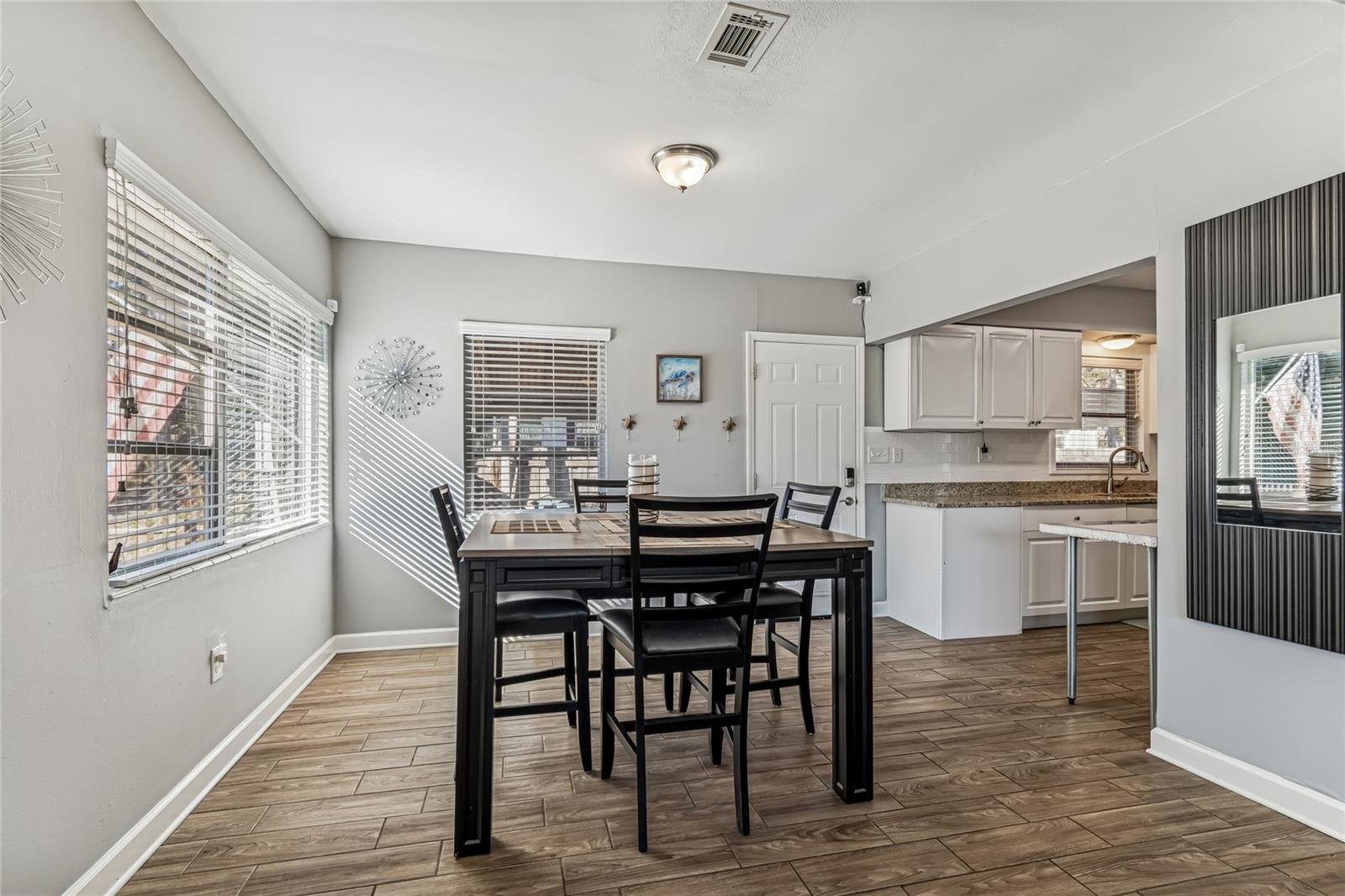 902 BELTREES ST — photo 10