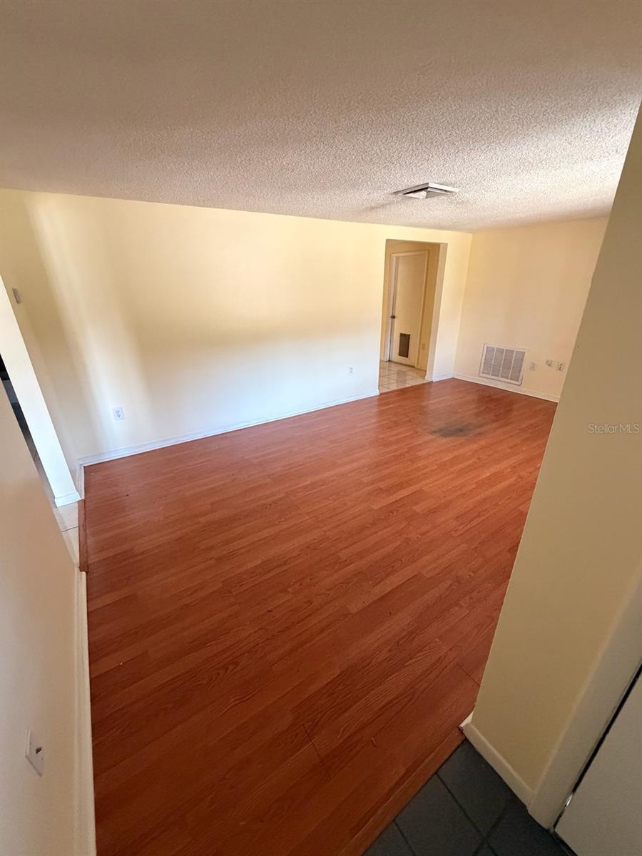 7235 REDBUD CT — photo 6