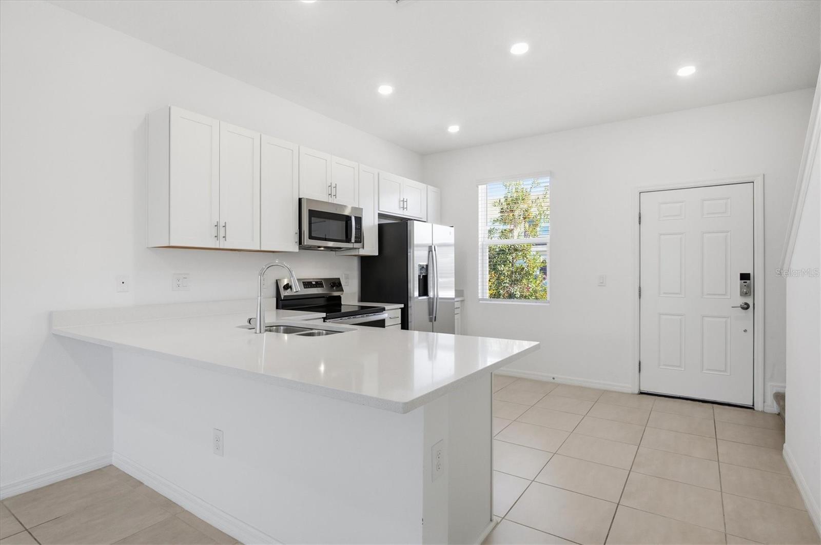 8757 DAYBREAK ST — photo 3