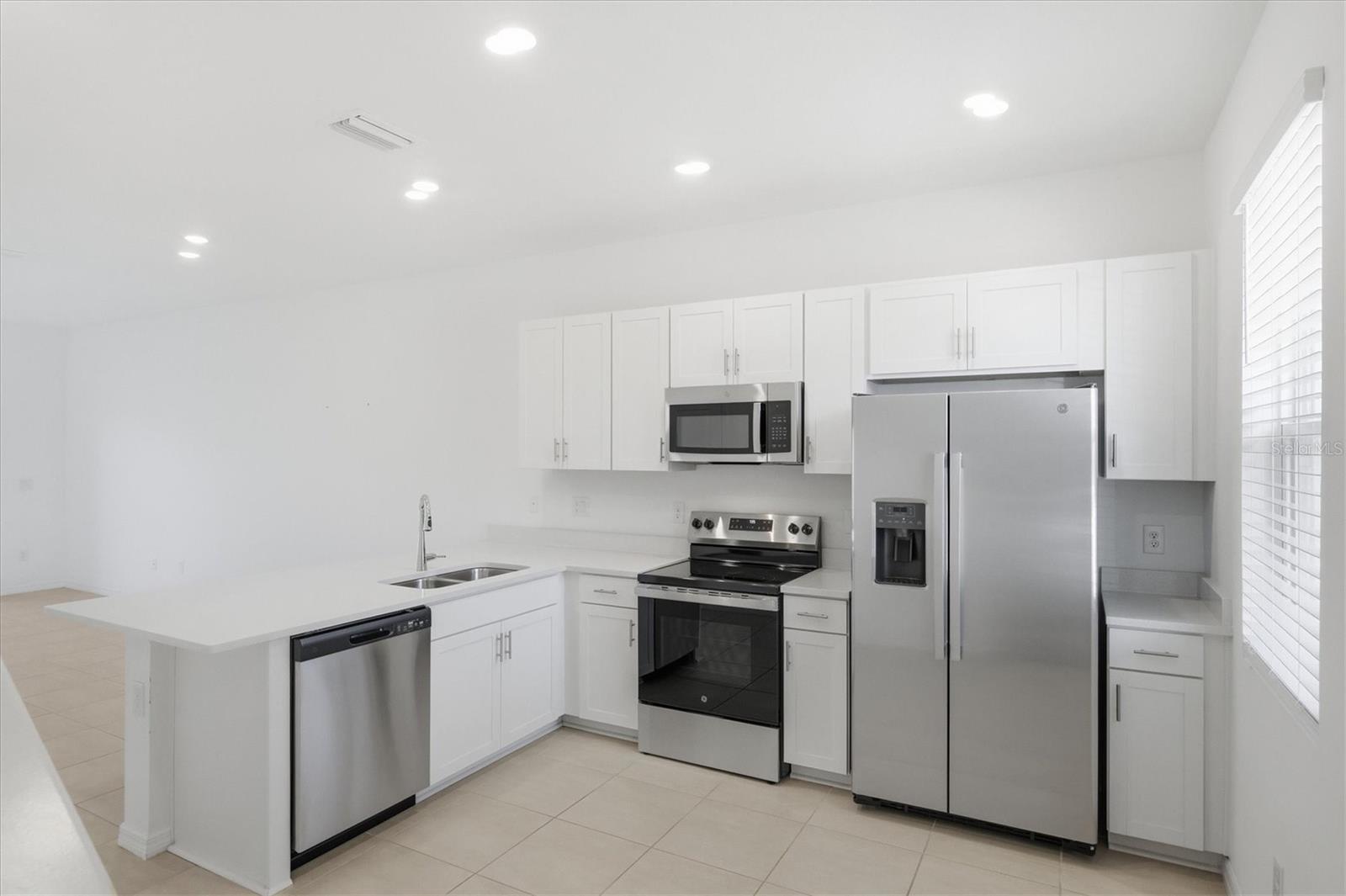 8757 DAYBREAK ST — photo 12