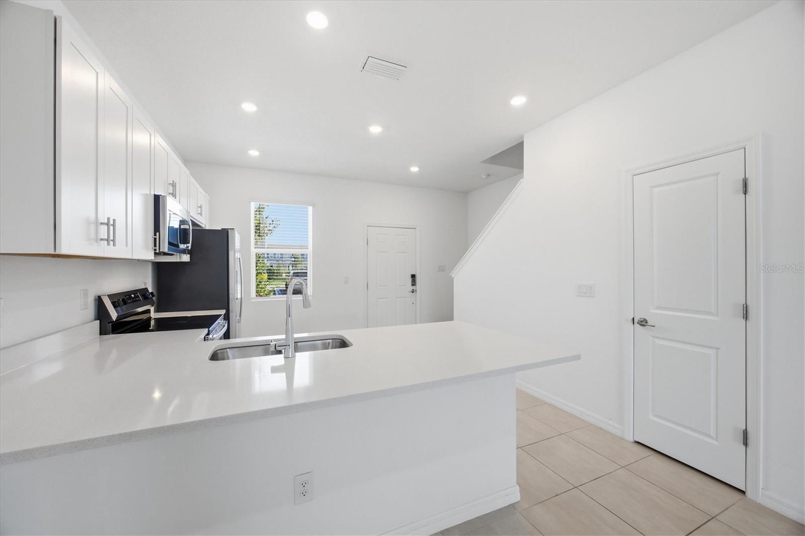 8757 DAYBREAK ST — photo 10
