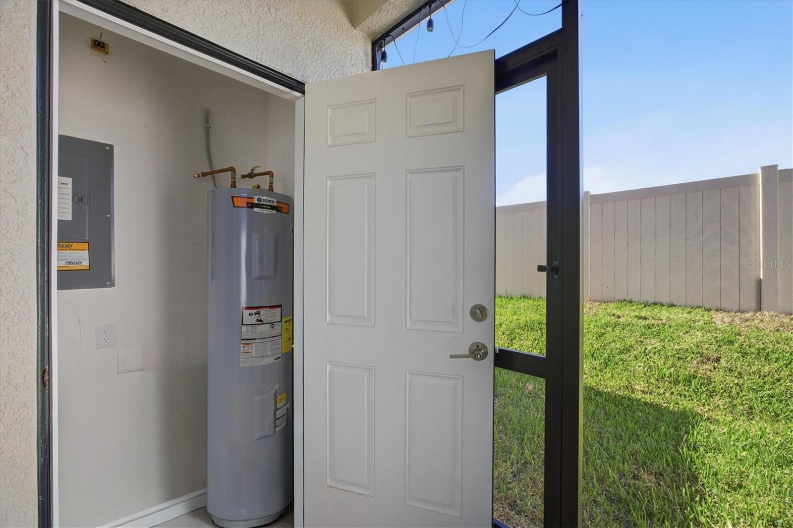 8757 DAYBREAK ST — photo 24