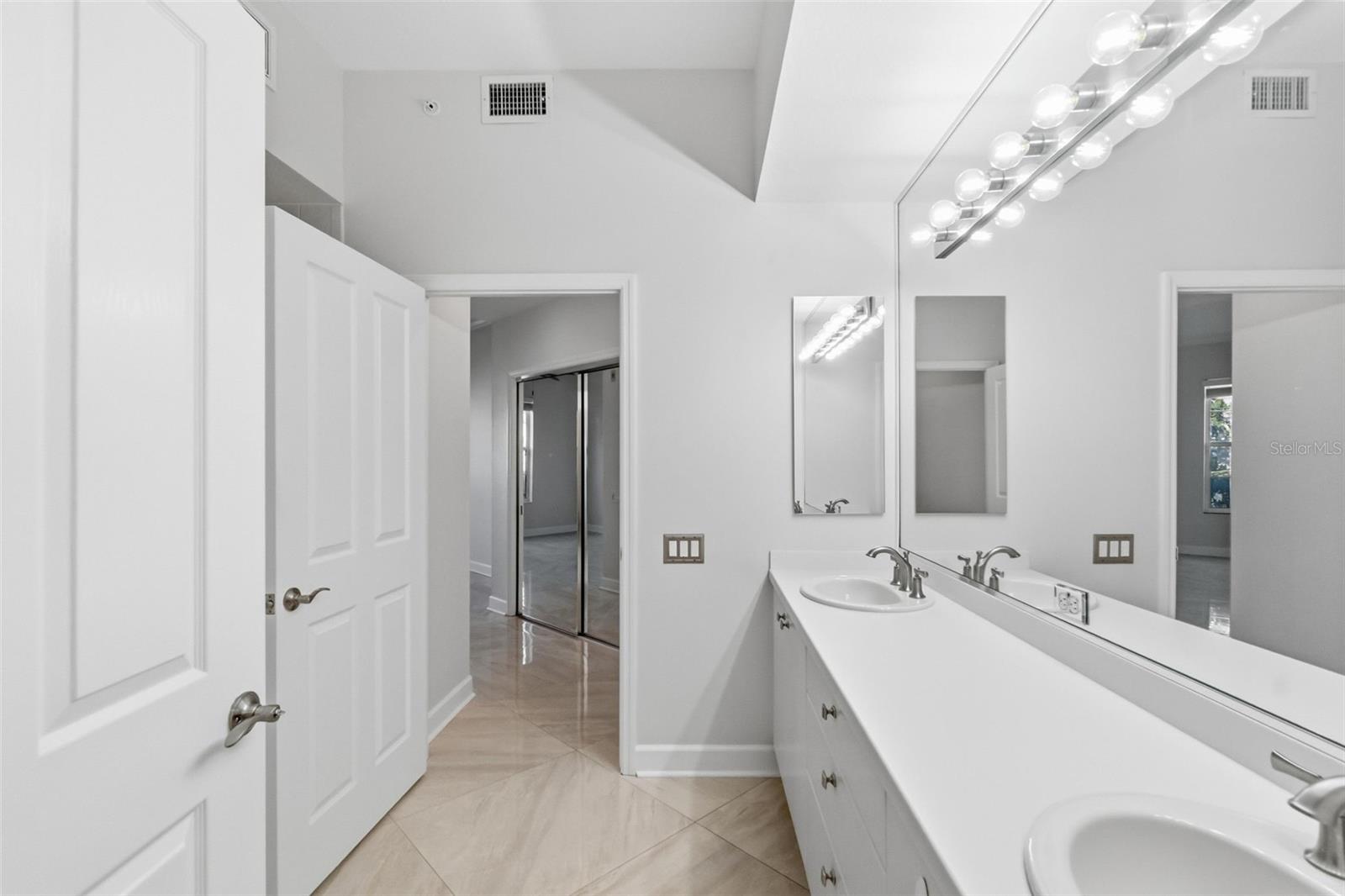 5264 BOUCHARD CIR #102 — photo 13
