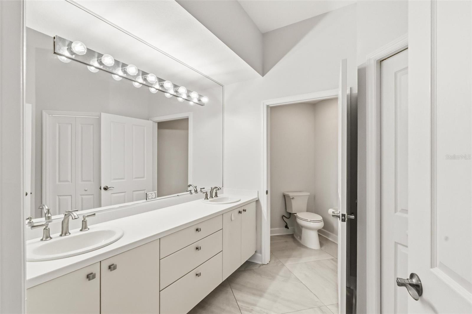 5264 BOUCHARD CIR #102 — photo 12