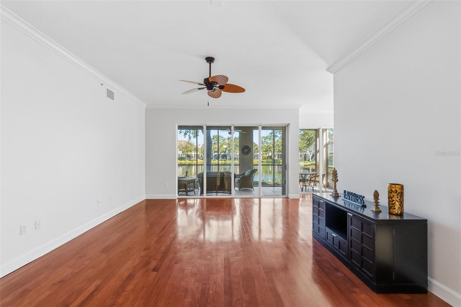 5264 BOUCHARD CIR #102 — photo 4