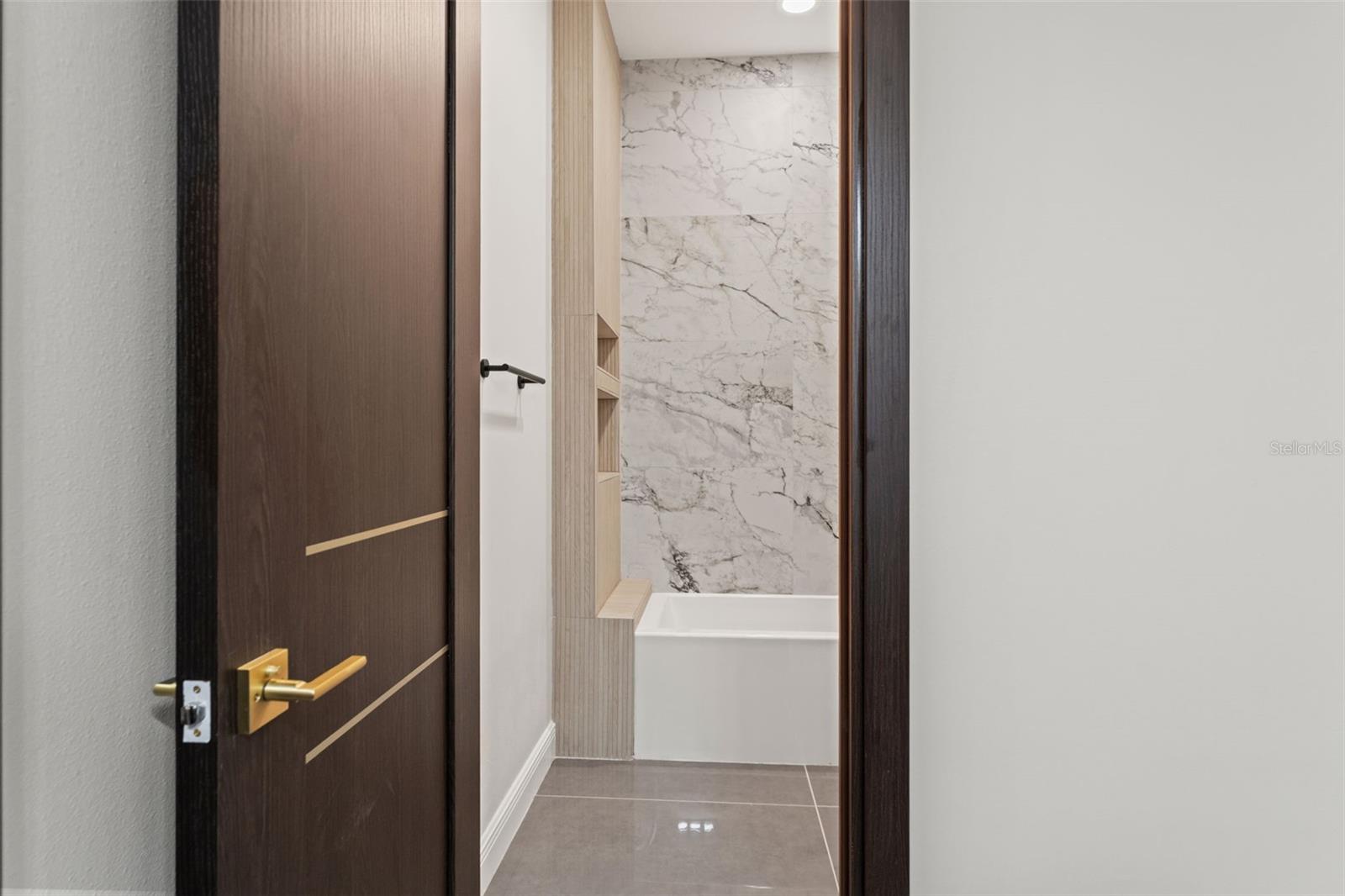 10700 PONTOFINO CIR — photo 48