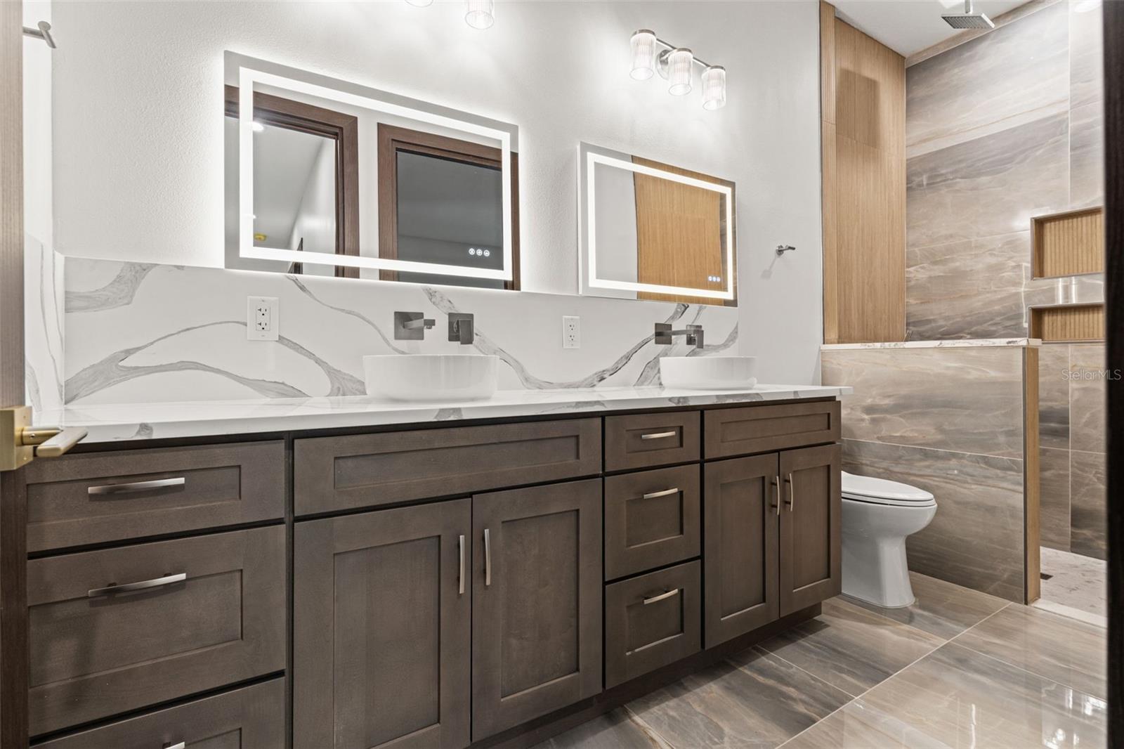 10700 PONTOFINO CIR — photo 54