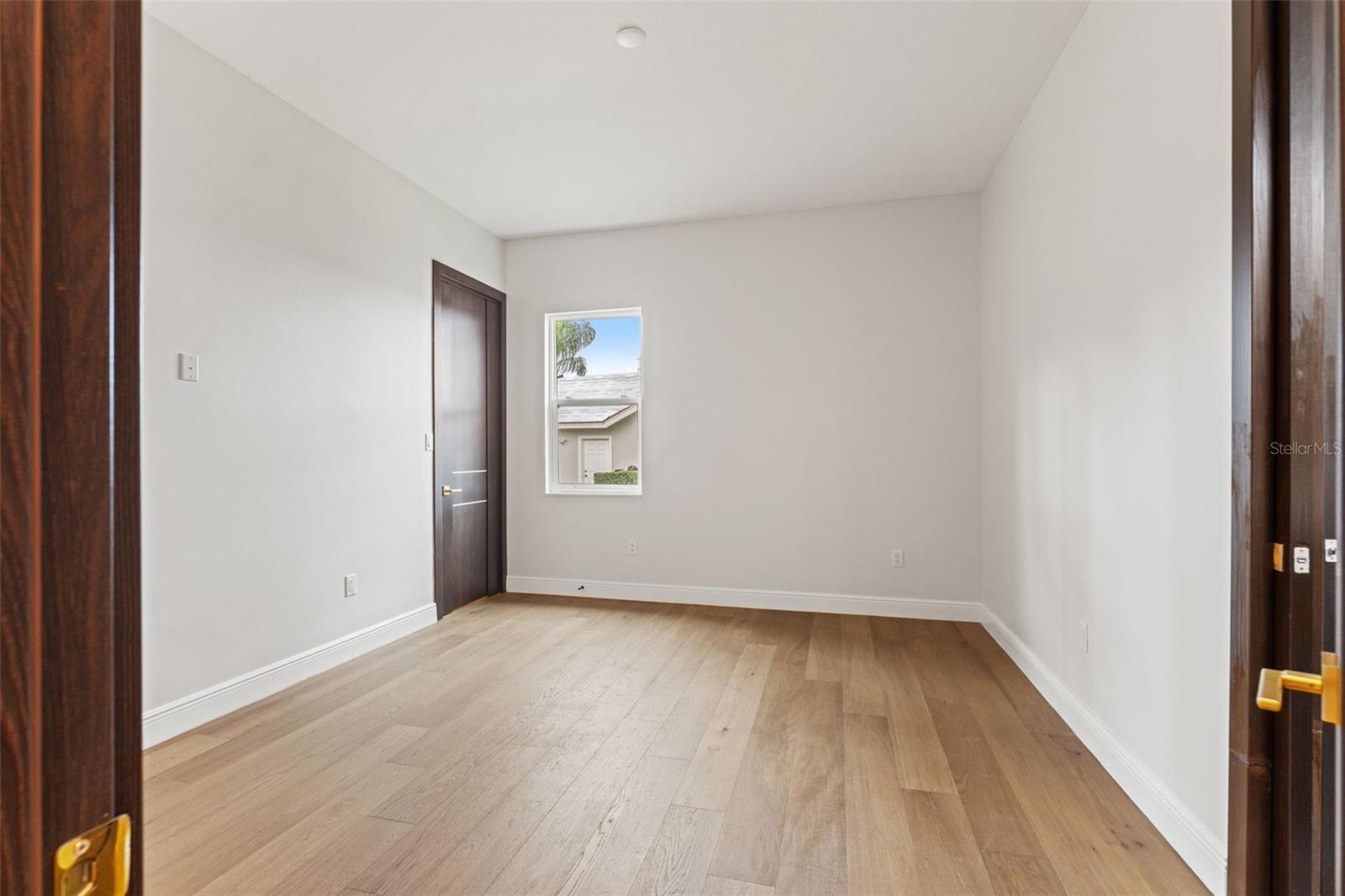 10700 PONTOFINO CIR — photo 43