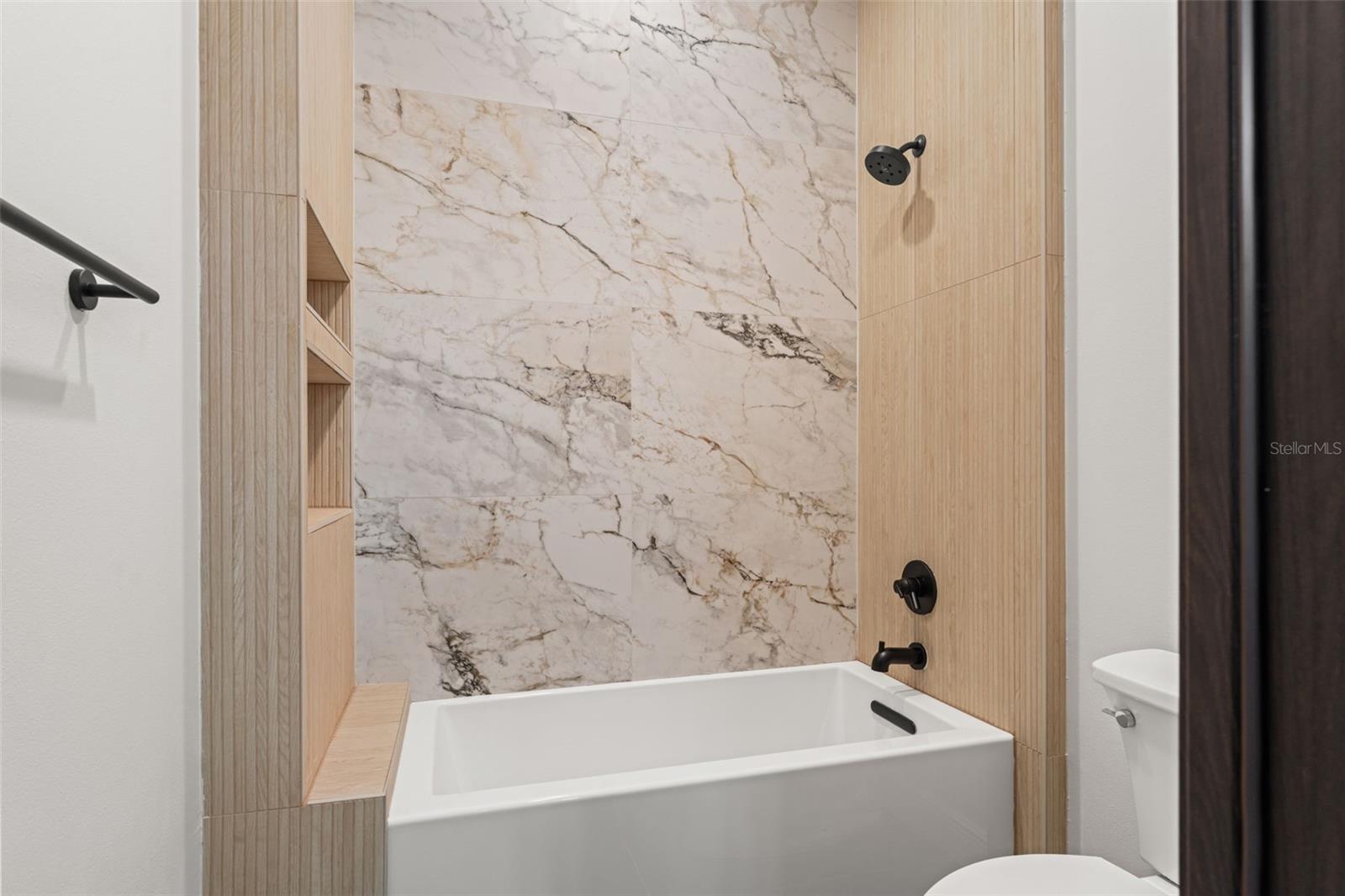 10700 PONTOFINO CIR — photo 49