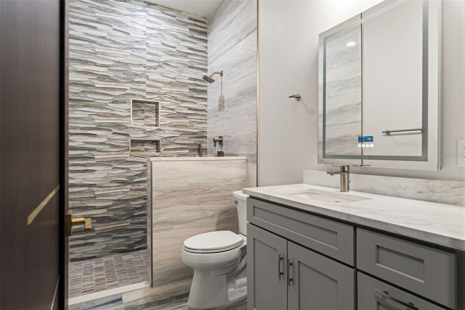 10700 PONTOFINO CIR — photo 57