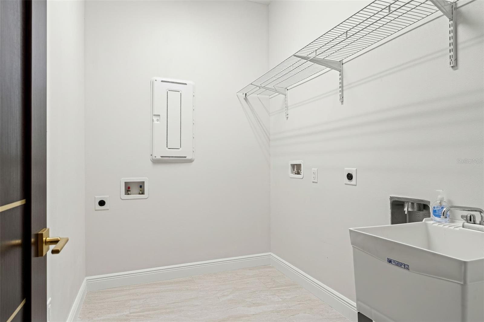 10700 PONTOFINO CIR — photo 41