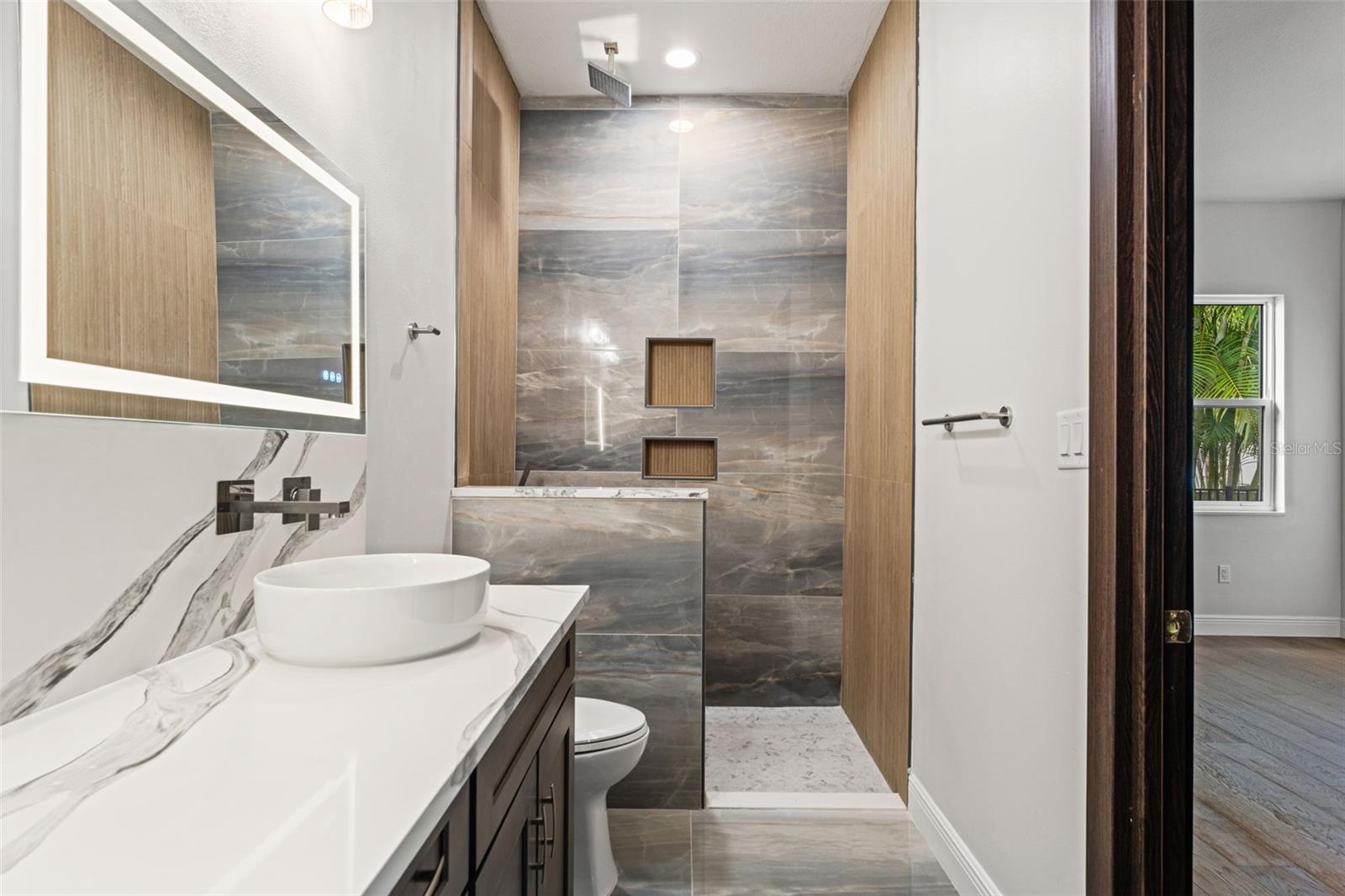 10700 PONTOFINO CIR — photo 53