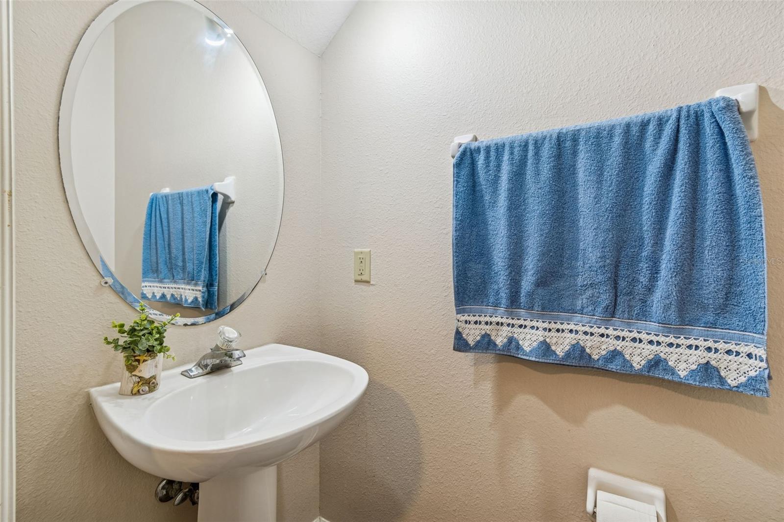 8809 CASABLANCA WAY — photo 17