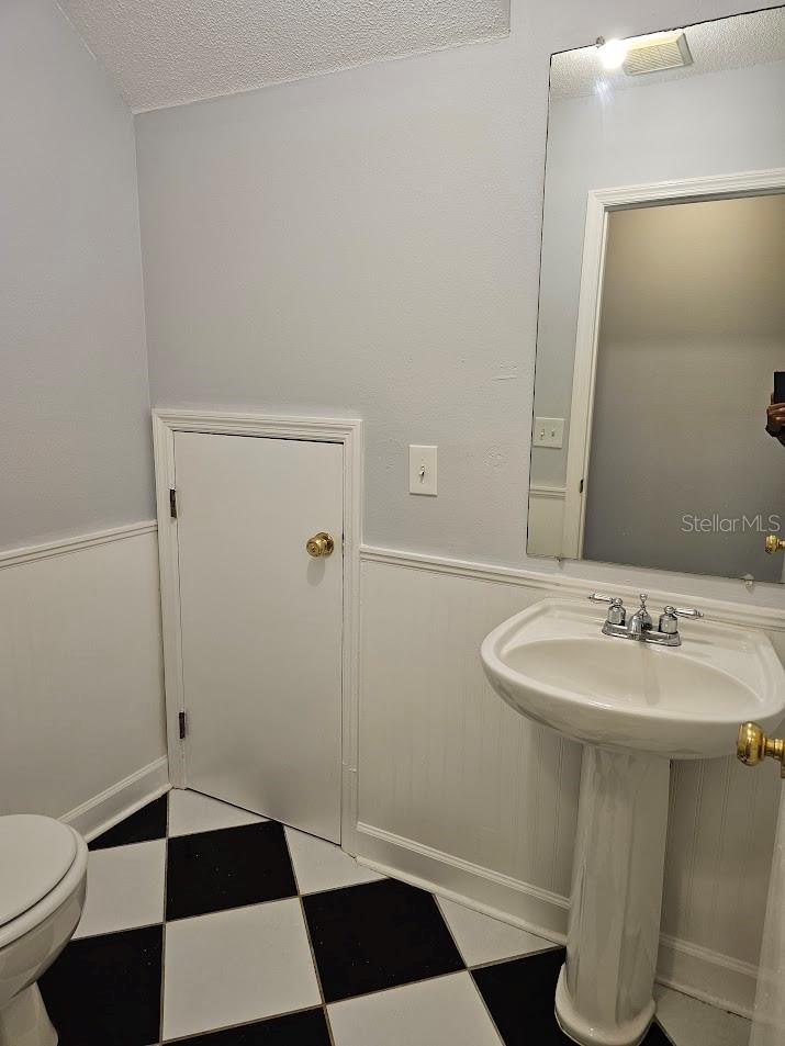 2053 FLUORSHIRE DR — photo 15