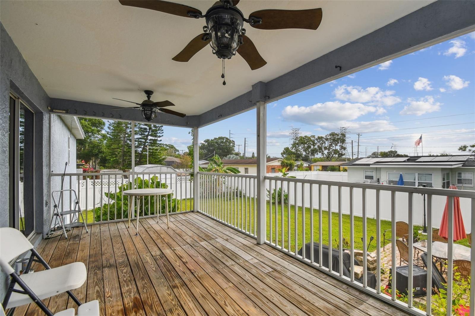 317 SHORE DR E — photo 26